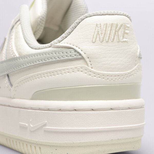 Дамски маратонки NIKE GAMMA FORCE dx9176-107 цвят бежов