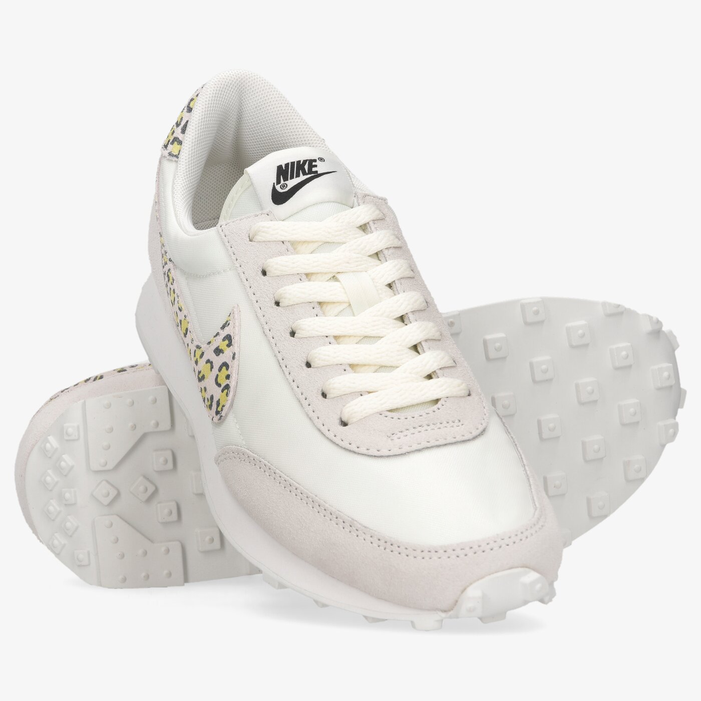 Дамски маратонки NIKE DBREAK SE dm3346-100 цвят бежов