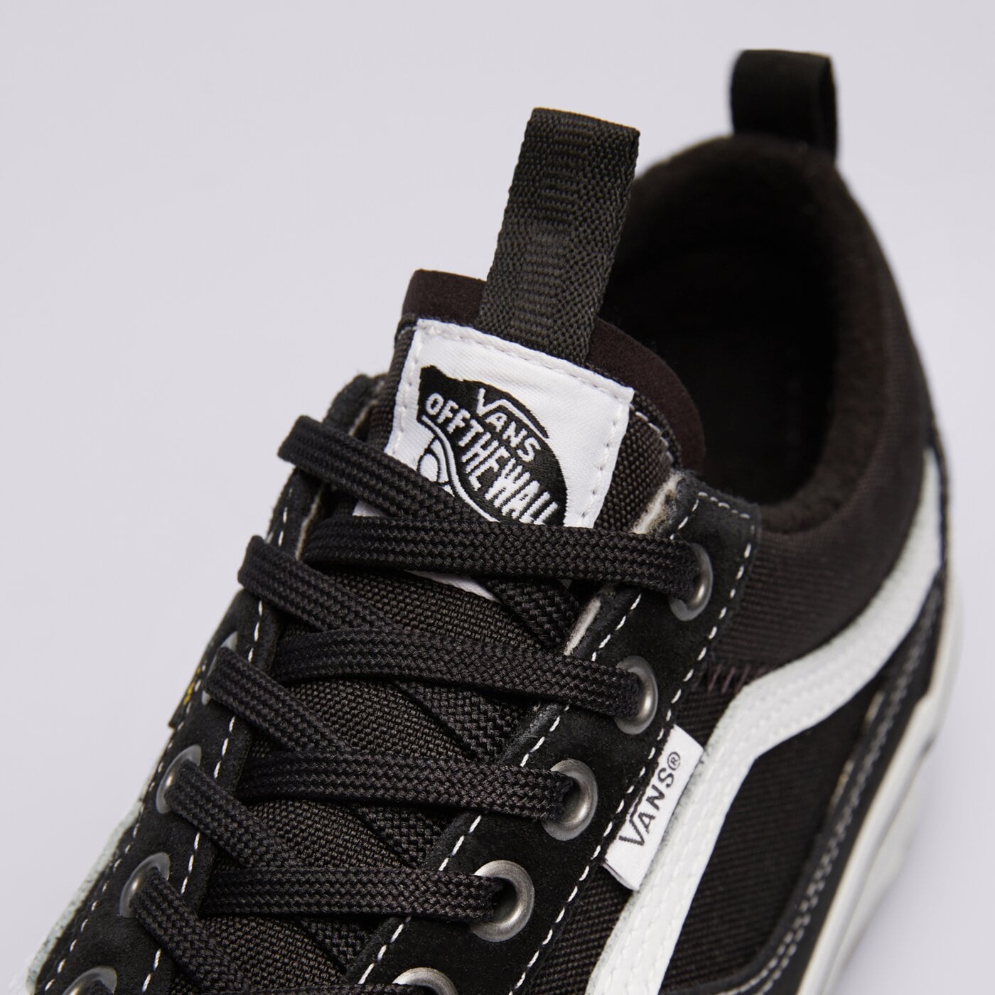 Мъжки маратонки VANS MTE OLD SKOOL WATERPROOF INSULATED vn000dazba21 цвят черен