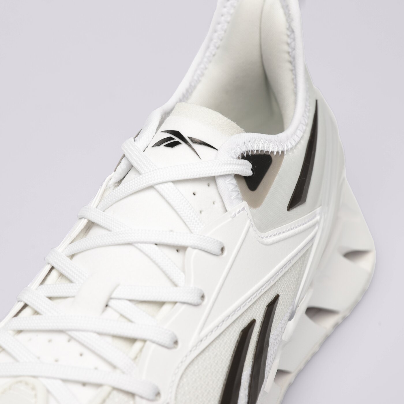 Мъжки маратонки REEBOK ZIG KINETICA 3 hr0928 цвят бял