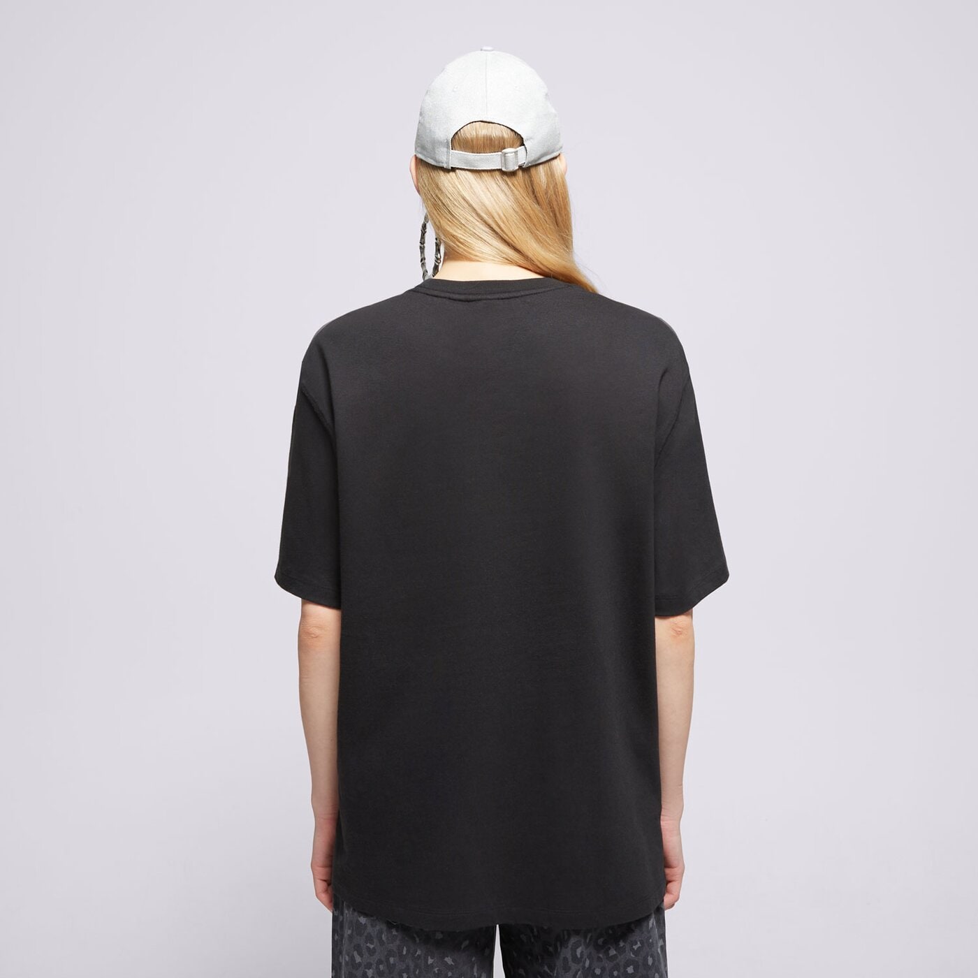 Дамска тениска ADIDAS ТЕНИСКА ESS BOYFR TEE iy7321 цвят черен