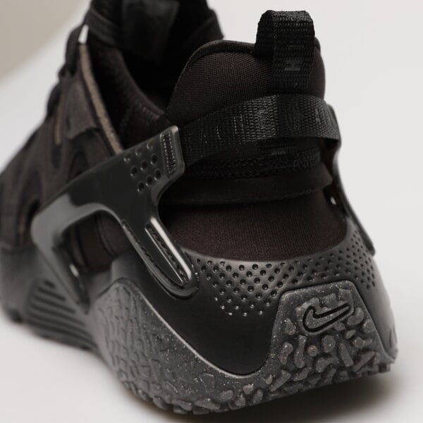 Дамски маратонки NIKE WMNS AIR HUARACHE CRAFT fd2012-001 цвят черен