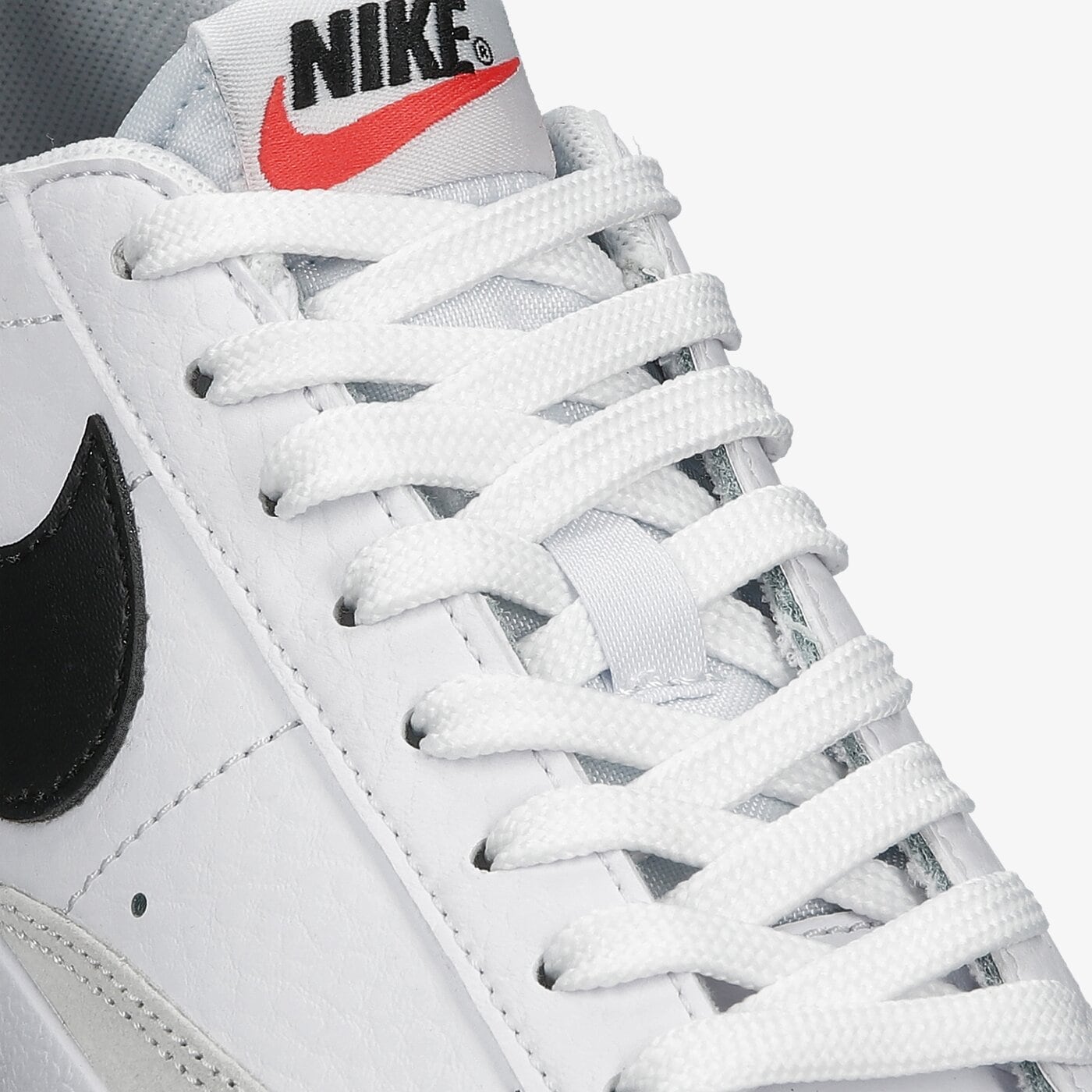 Детски маратонки NIKE BLAZER LOW '77 da4074-101 цвят бял