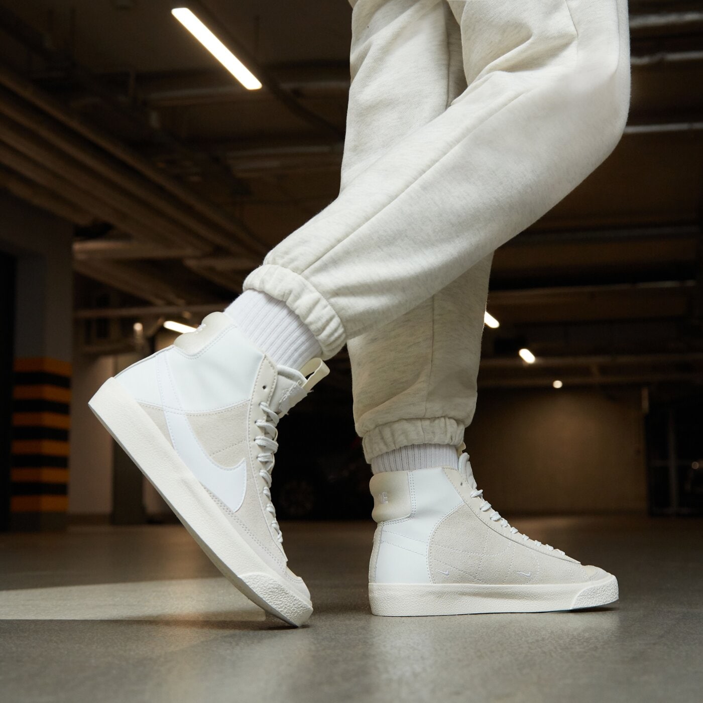 Детски маратонки NIKE BLAZER MID '77 SE D dq6084-100 цвят многоцветен