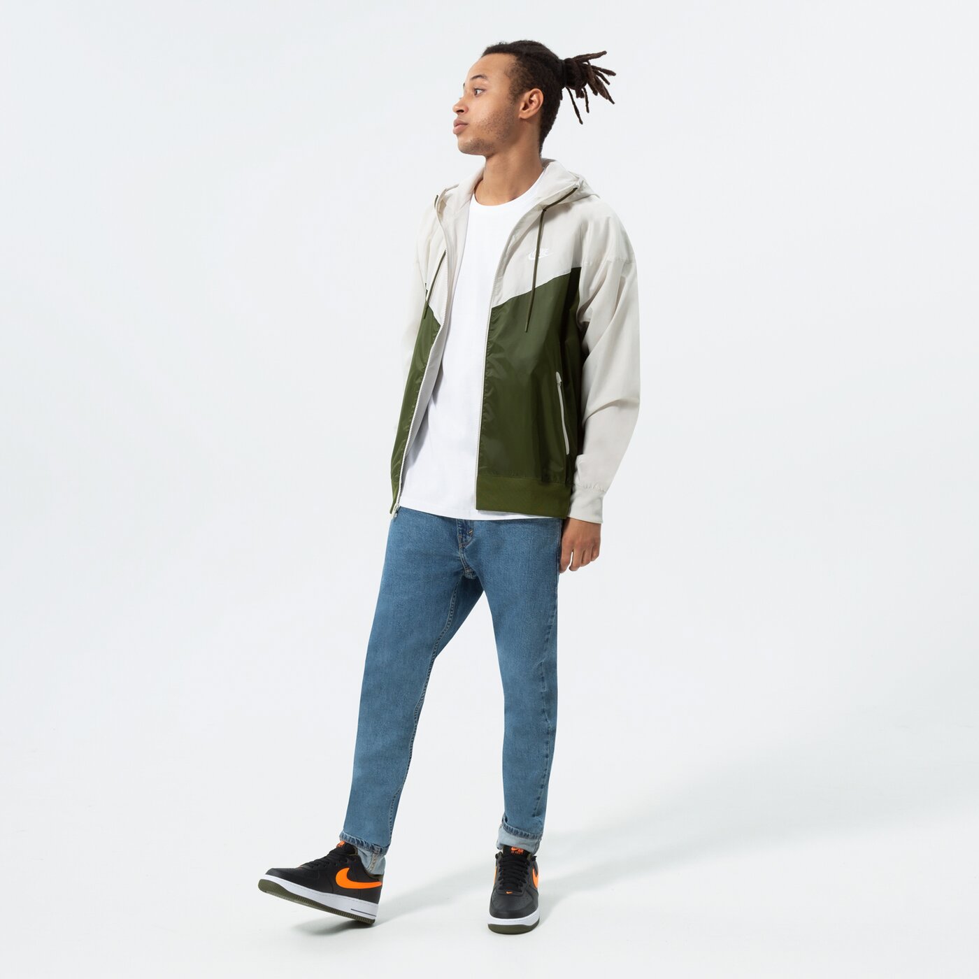 Мъжко преходно яке NIKE ЯКЕ NIKE SPORTSWEAR ESSENTIALS WINDRUNNER da0001-326 цвят каки