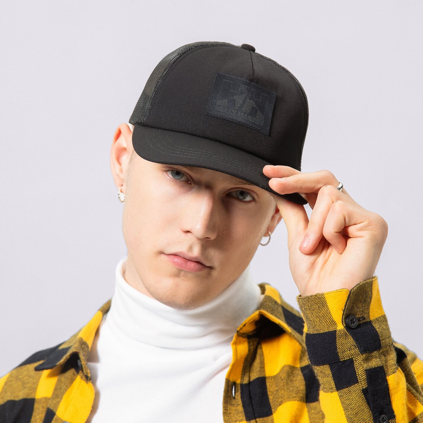 Дамска шапка с козирка HELLY HANSEN ШАПКА HH TRUCKER CAP 67435992 цвят черен