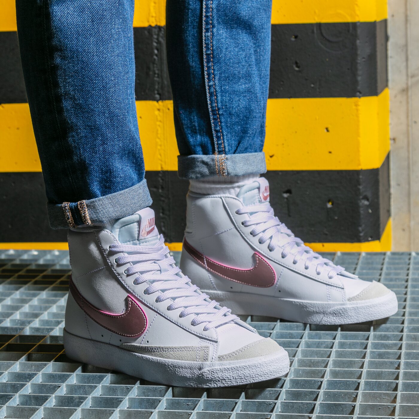 Детски маратонки NIKE BLAZER MID '77 da4086-105 цвят бял