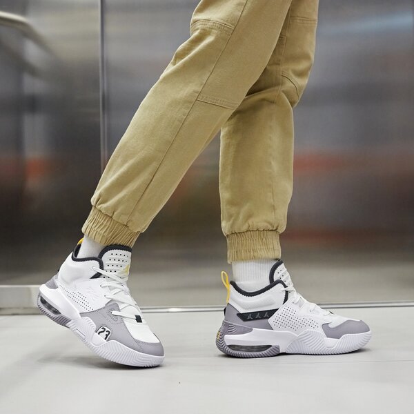 Детски маратонки JORDAN STAY LOYAL 2  dq8398-103 цвят бял