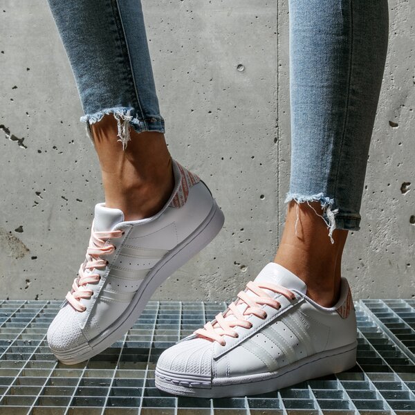 Детски маратонки ADIDAS SUPERSTAR J  fv3761 цвят бял