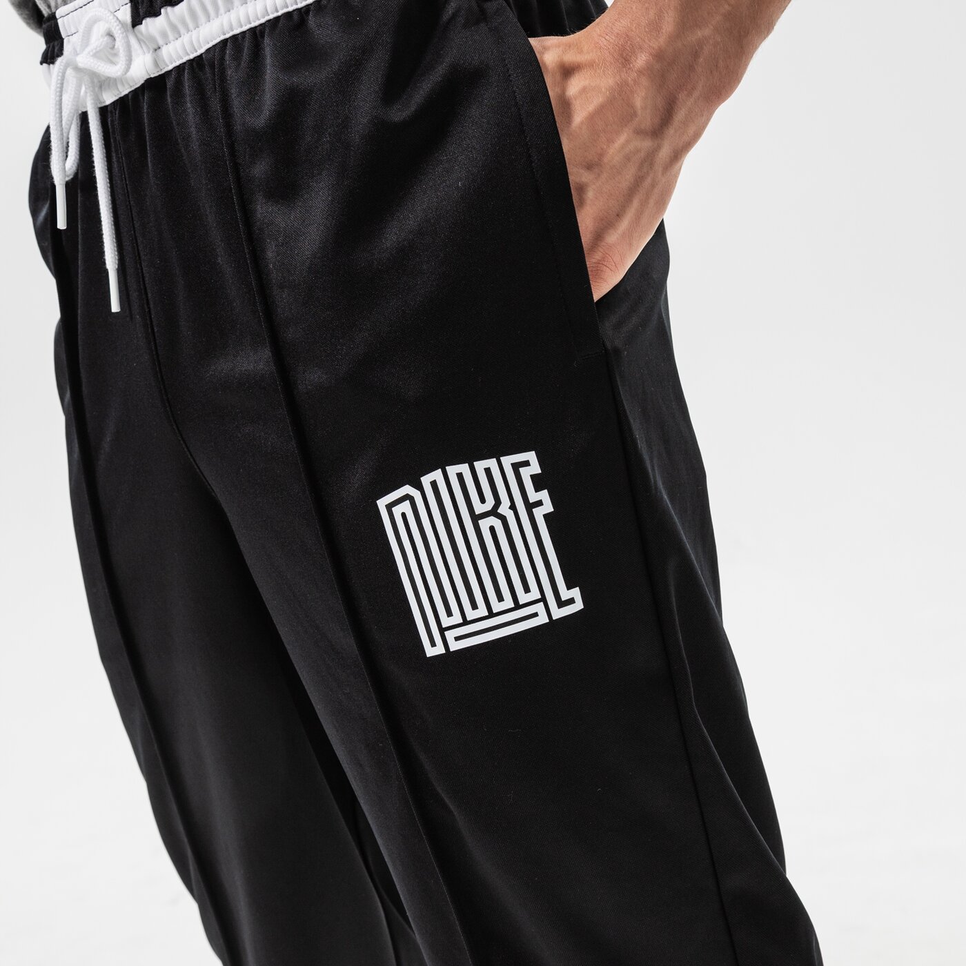 Мъжки панталони NIKE ПАНТАЛОНИ M NK DF PANT STARTING FIVE NBA dh6749-010 цвят черен