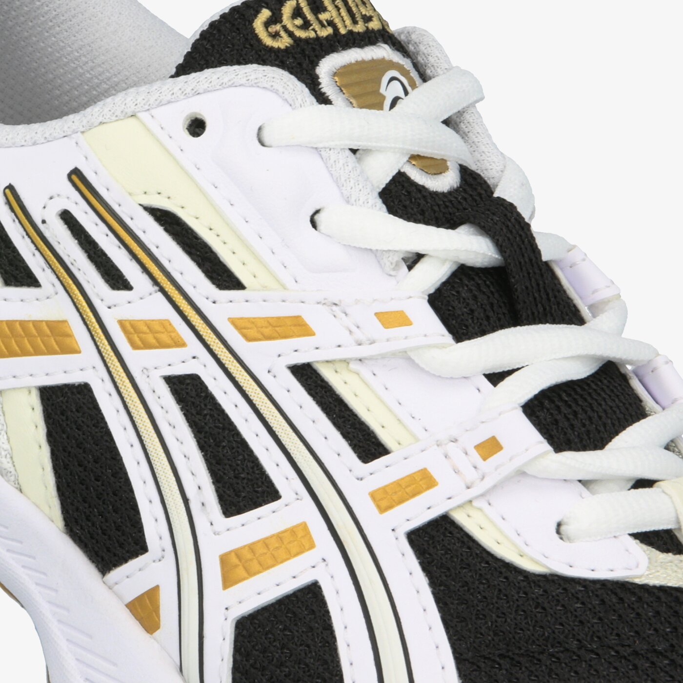 Дамски маратонки ASICS GEL-1090 1022a215002 цвят бял