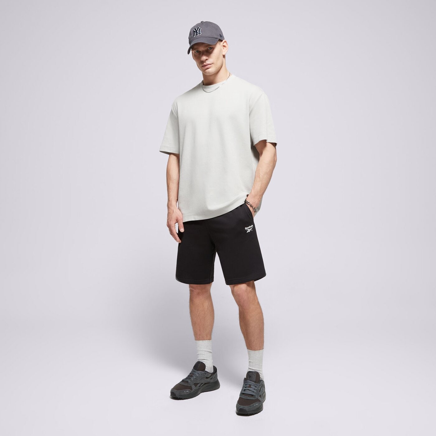 Мъжки къси панталони REEBOK ШОРТИ RI FT LEFT LEG SHORT hs7377_100065296 цвят черен