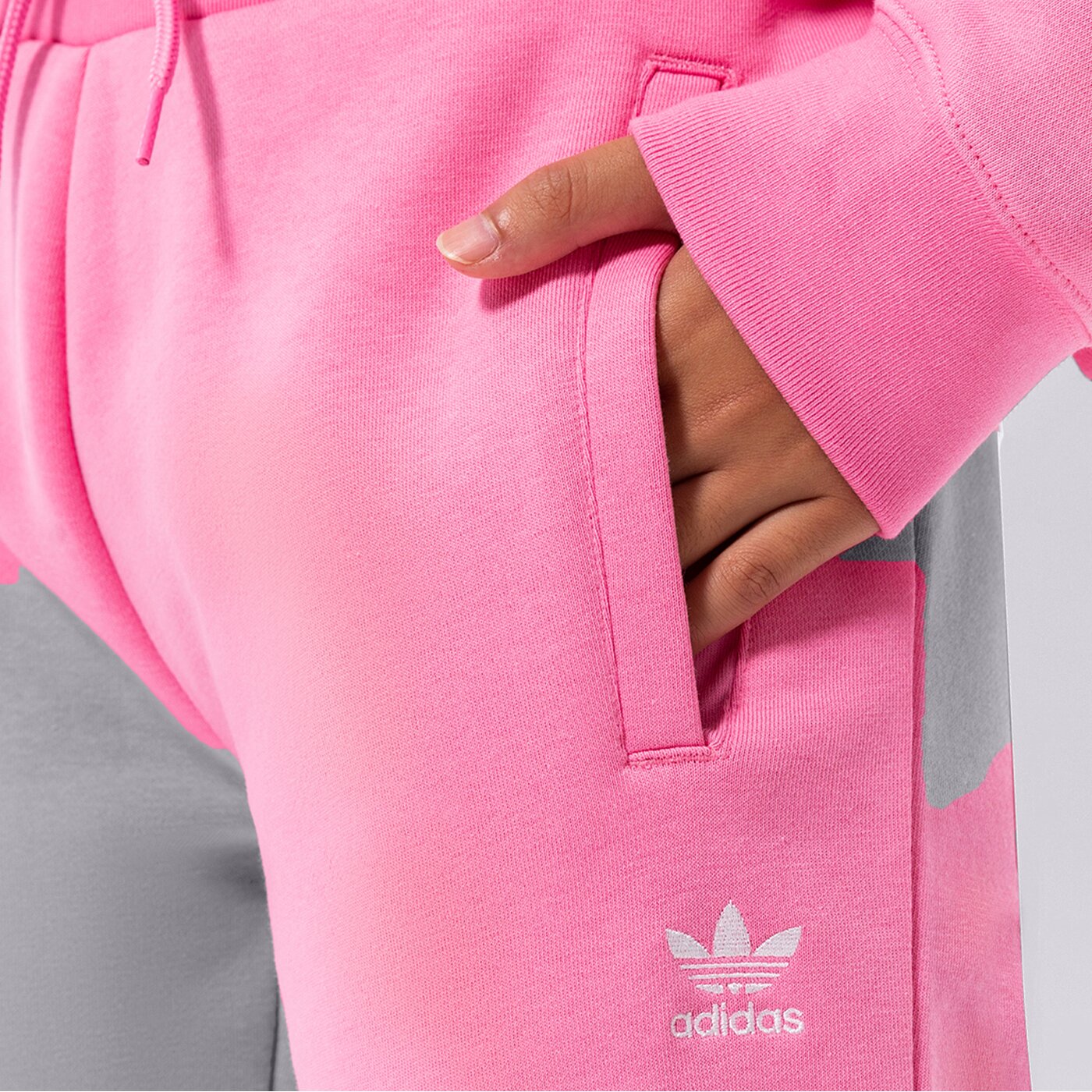 Дамски панталони ADIDAS ПАНТАЛОНИ TRACK PANT hj7848 цвят розов