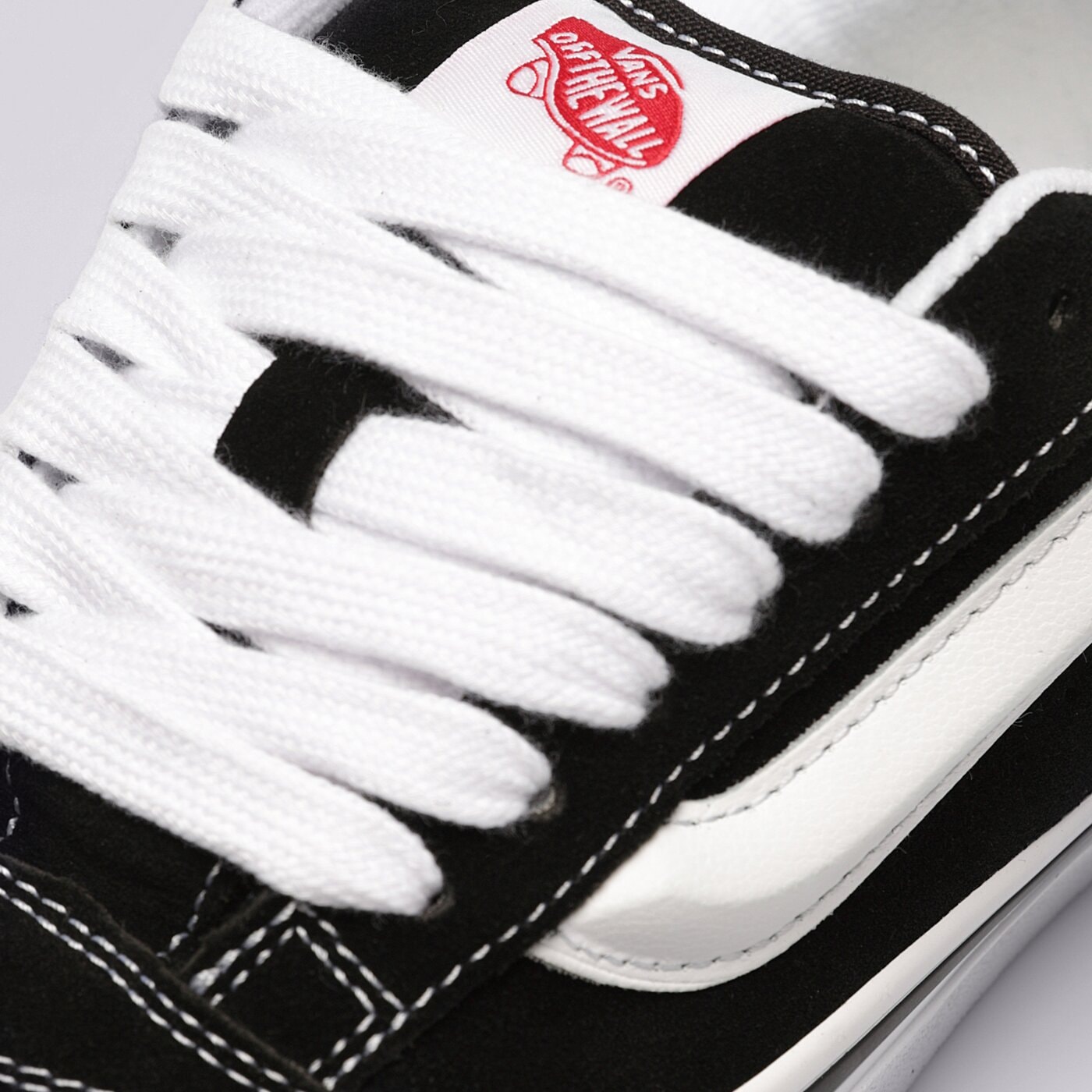 Дамски маратонки VANS KNU SKOOL  vn0009qc6bt1 цвят черен