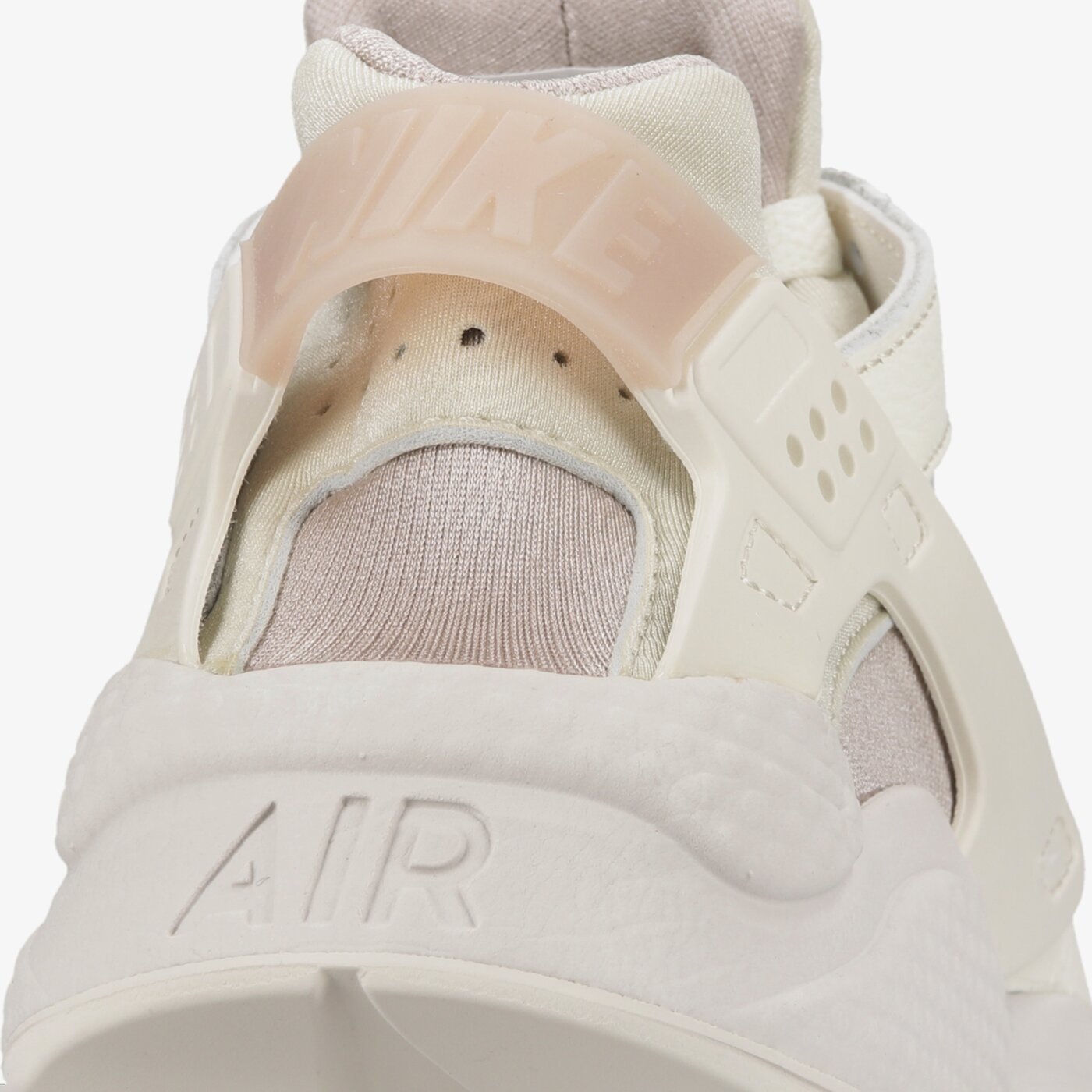 Дамски маратонки NIKE AIR HUARACHE dh4439-104 цвят бежов