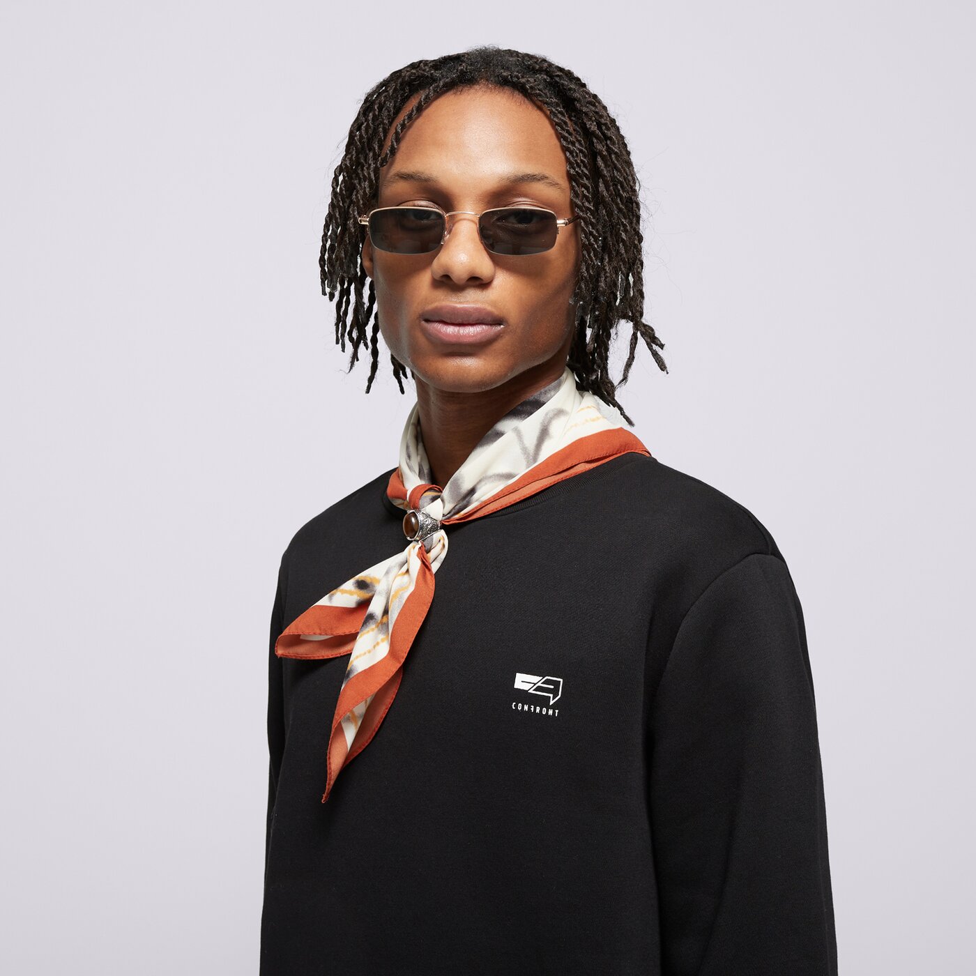 Мъжки суичър CONFRONT СУИТЧЪР SMALL LOGO CREW BLACK  cf121blm25001 цвят черен