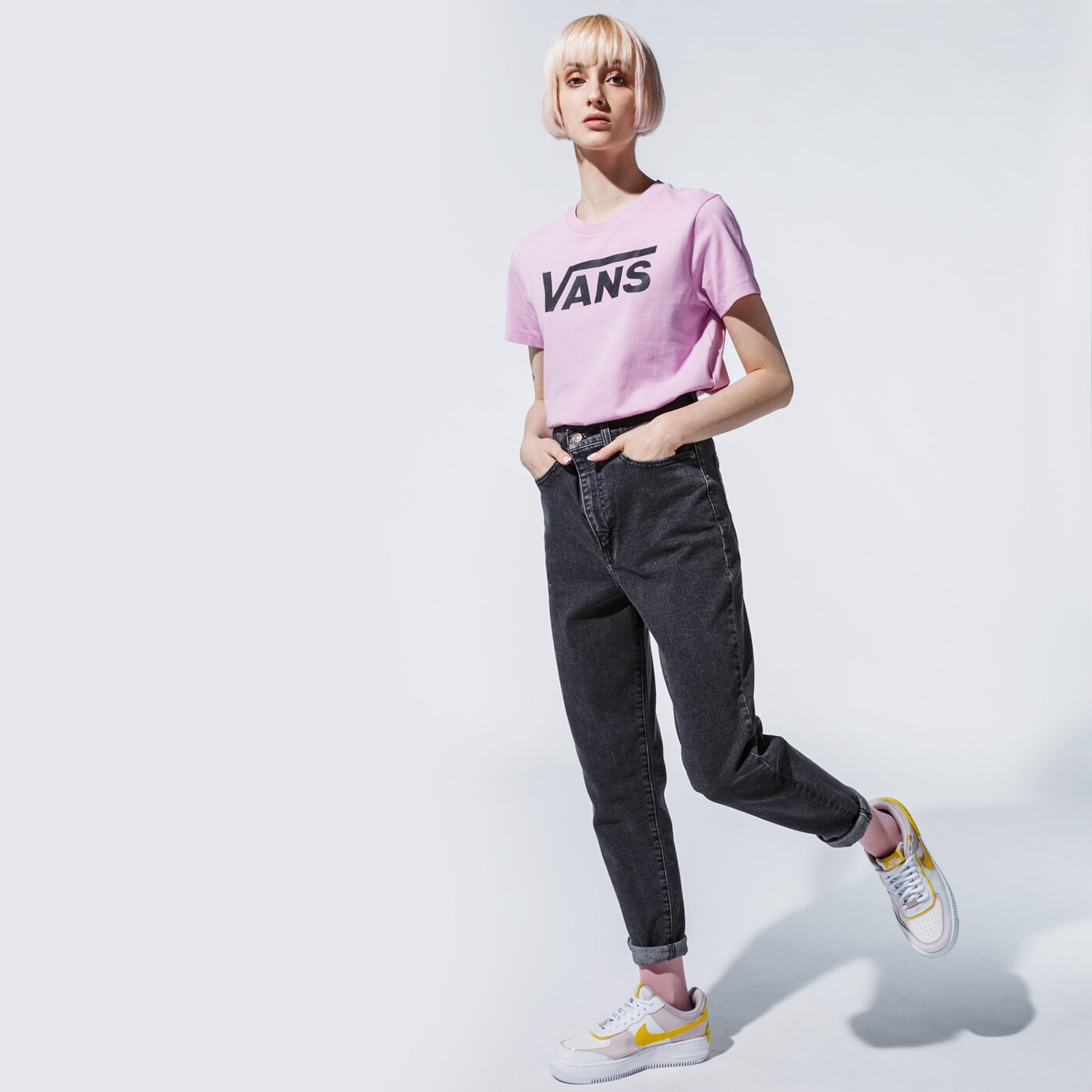 Дамска тениска VANS ТЕНИСКА WM FLYING V CREW TEE ORCHID vn0a3up40fs1 цвят розов