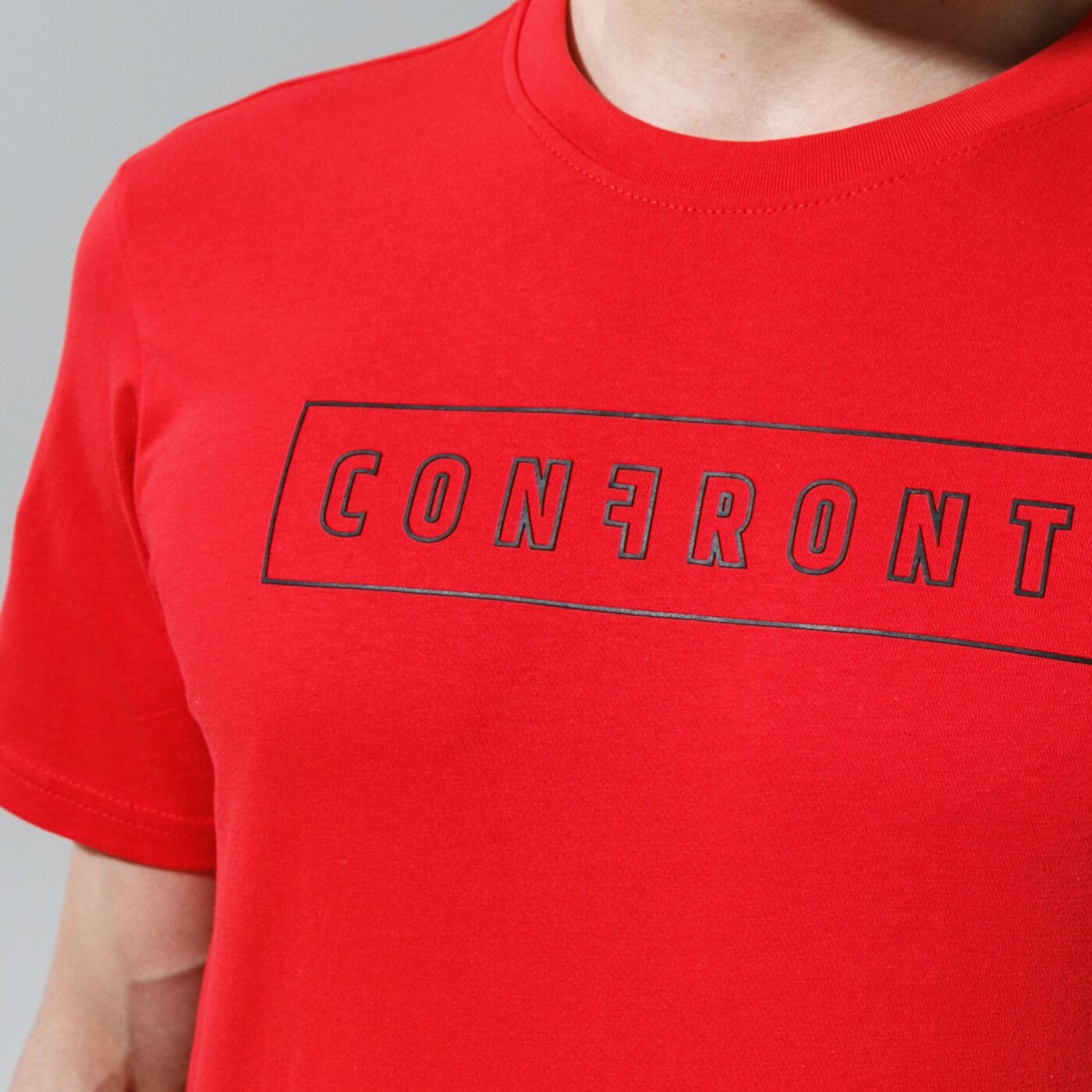 Мъжка тениска CONFRONT ТЕНИСКА BOX LOGO TEE RED cf121tsm43001 цвят червен