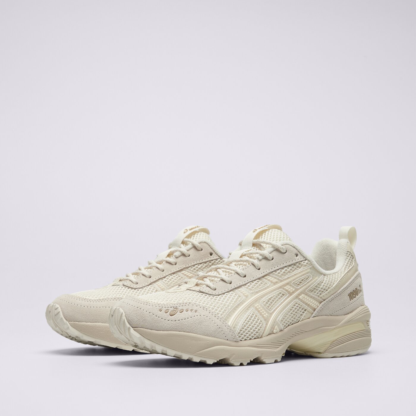 Дамски маратонки ASICS GEL-1090V2​ 1203a224-100 цвят бежов