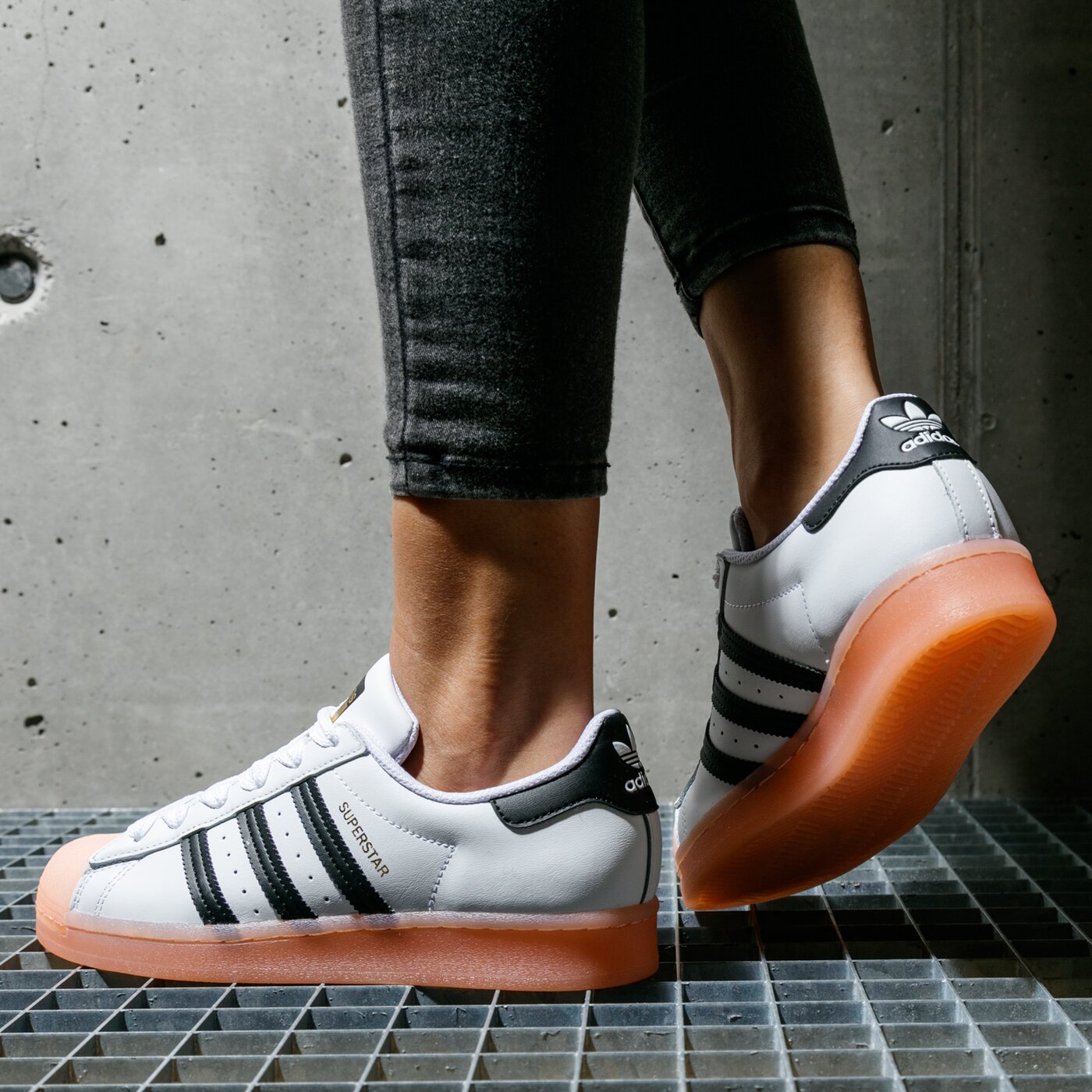 Дамски маратонки ADIDAS SUPERSTAR W  fw3553 цвят бял