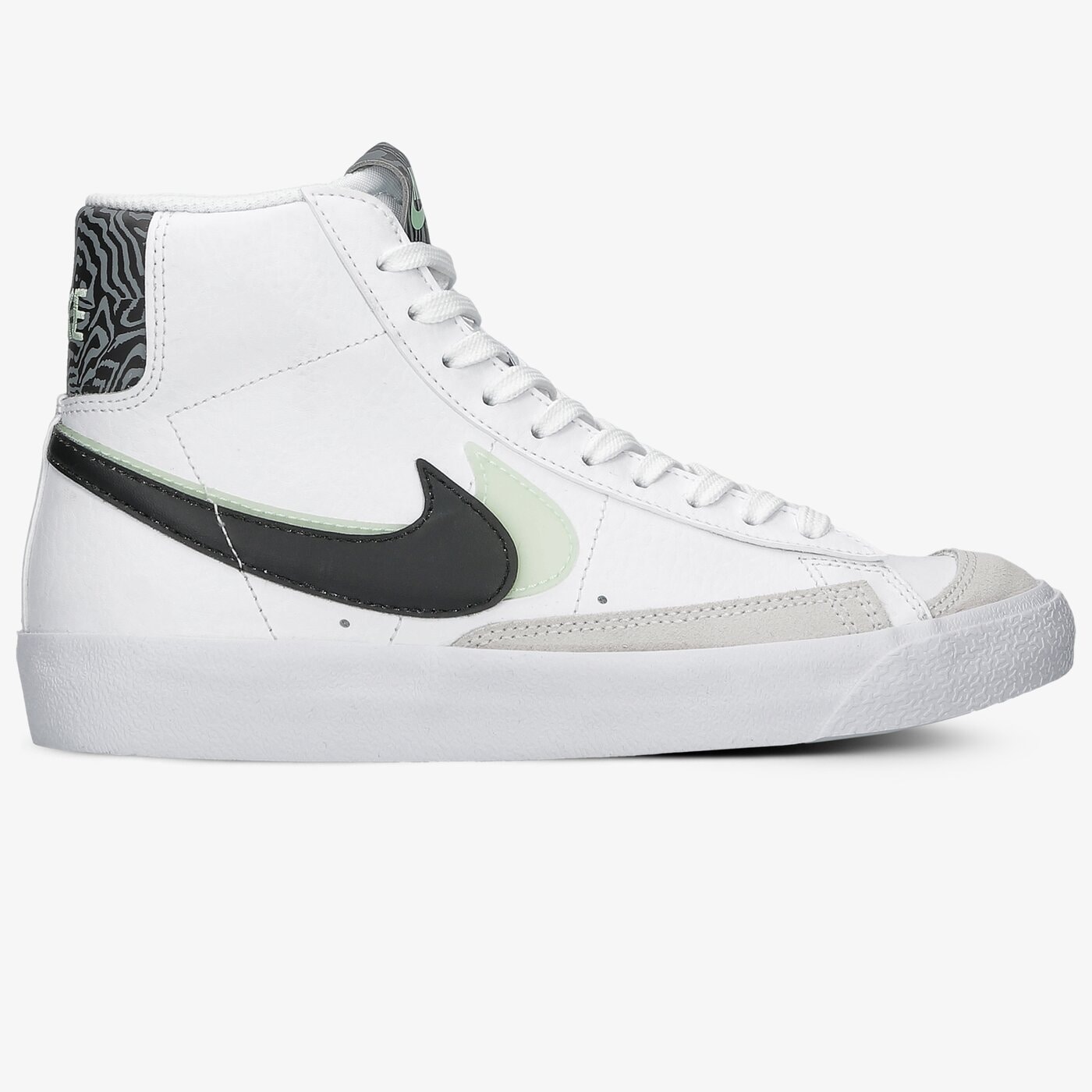 Детски маратонки NIKE BLAZER MID '77 SE dd1847-100 цвят бял