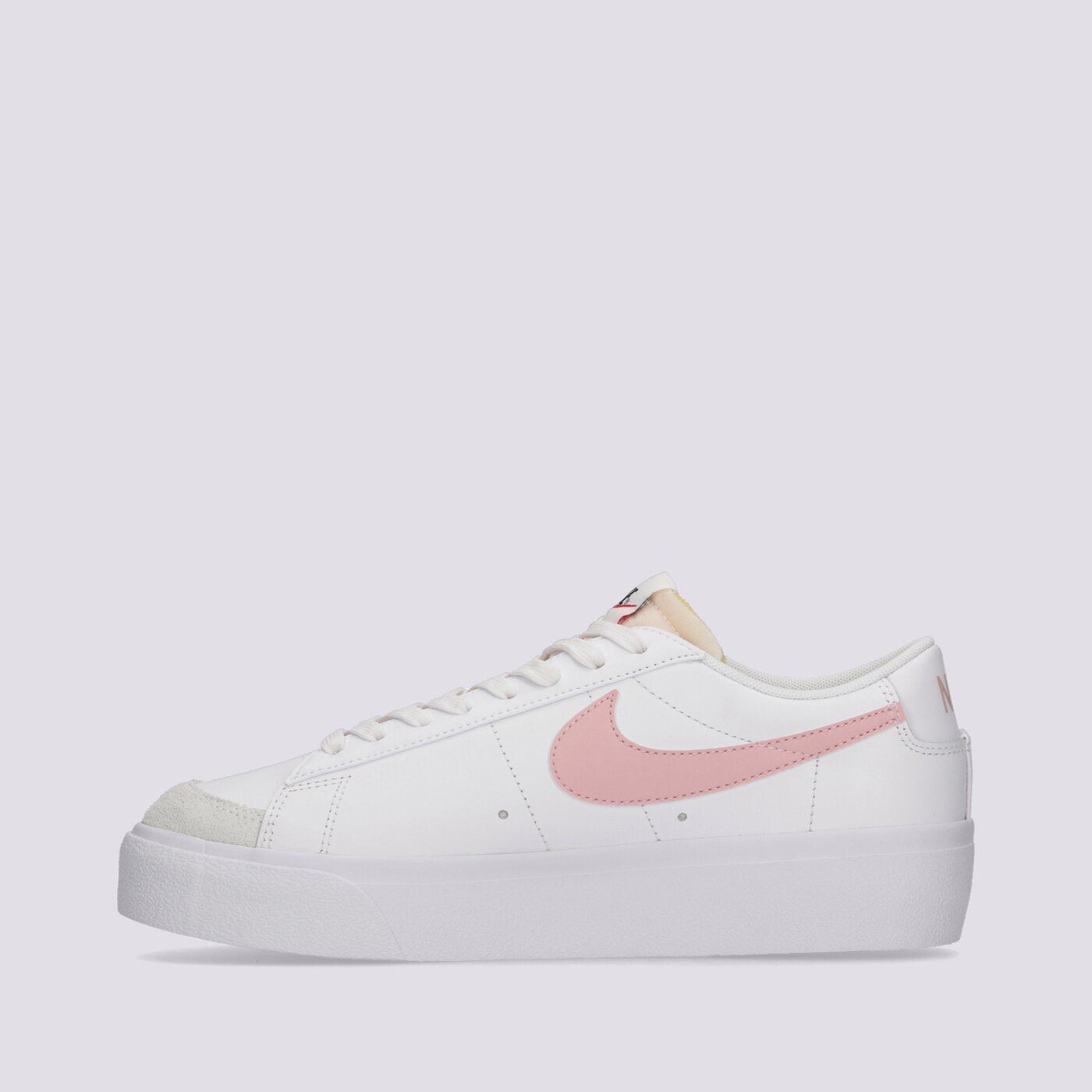Дамски маратонки NIKE BLAZER LOW PLATFORM  dj0292-103 цвят бял