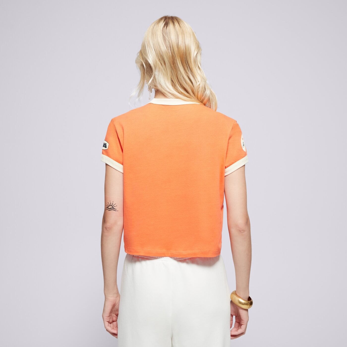 Дамска тениска NIKE ТЕНИСКА W NSW CLUB SS TEE MOTO RGR hq1707-842 цвят червен