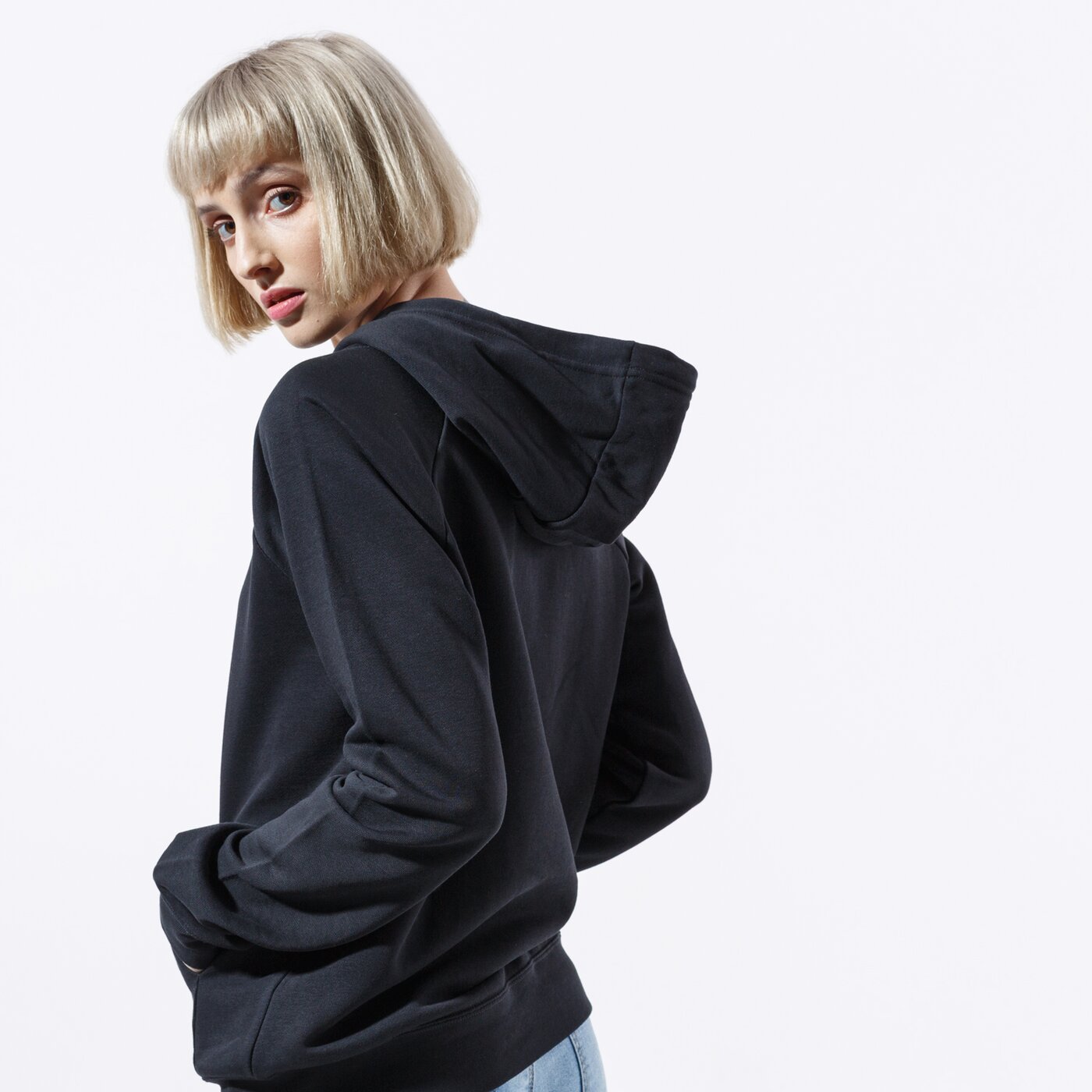 Дамски суичър NIKE СУИТЧЪР С КАЧУЛКА W NSW ESSNTL HOODIE PO FLC bv4124-010 цвят черен