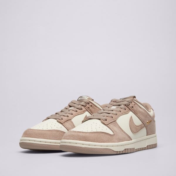 Дамски маратонки NIKE W DUNK LOW NC ib4417-105 цвят бежов