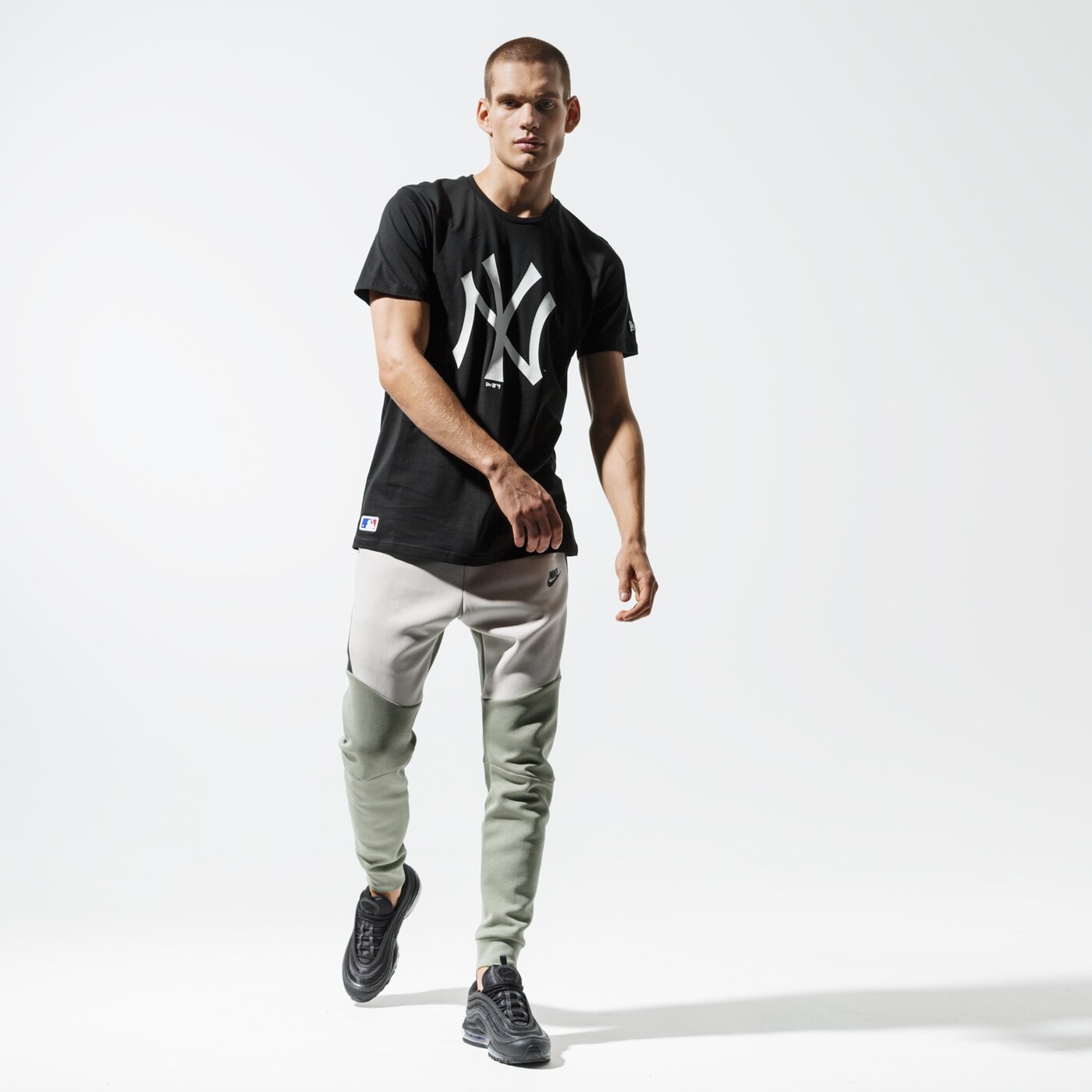 Мъжка тениска NEW ERA ТЕНИСКА SS MLB NYY BLK NEW YORK YANKEES BLK 11863697 цвят черен