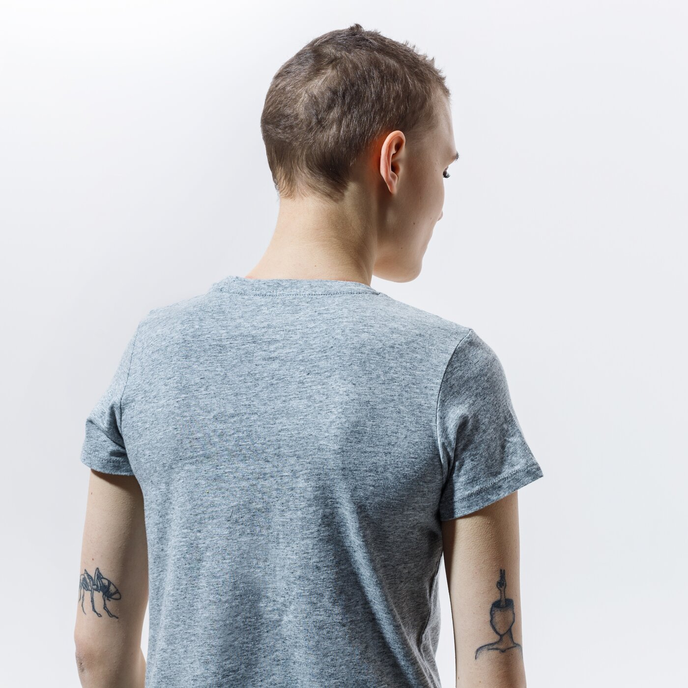 Дамска тениска LEVI'S ТЕНИСКА THE PERFECT TEE 17369-0263 цвят сив