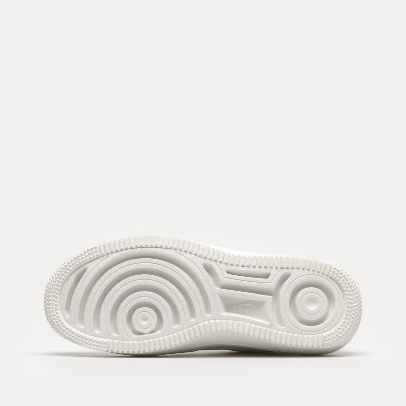 Дамски маратонки NIKE AIR FORCE 1 PLT.AF.ORM dj9946-200 цвят кремав