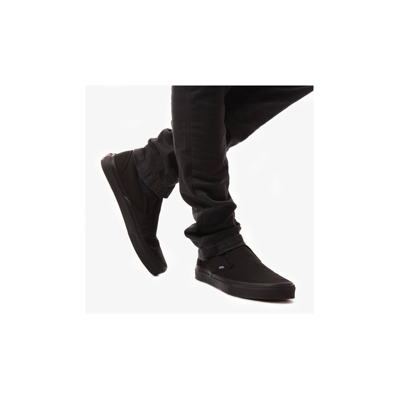 Мъжки маратонки VANS CLASSIC SLIP-ON  vn000eyebka1 цвят черен