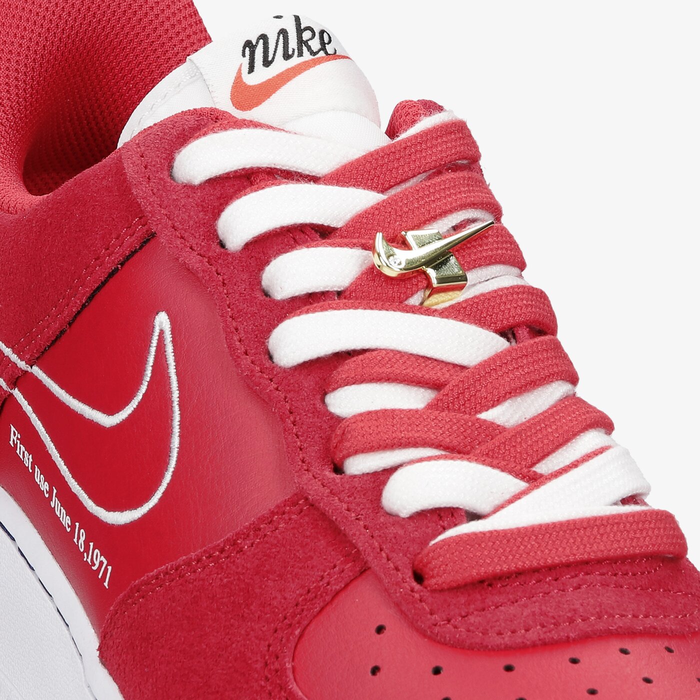 Мъжки маратонки NIKE AIR FORCE 1 '07 LV8 db3597-600 цвят червен