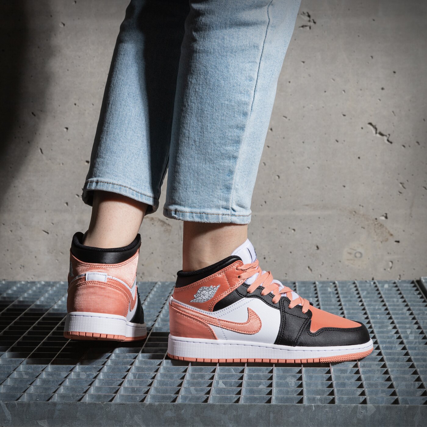 Детски маратонки AIR JORDAN 1 MID (GS) dm9077-108 цвят розов