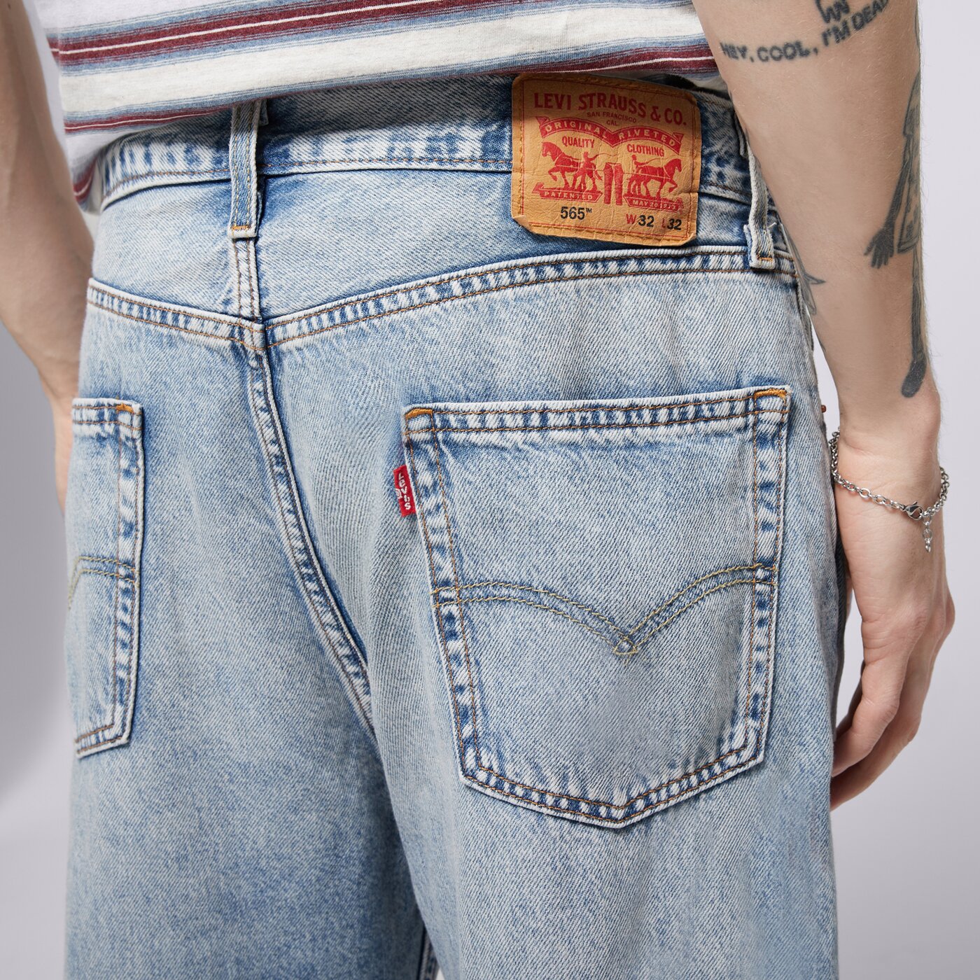 Мъжки панталони LEVI'S ПАНТАЛОНИ 565 LOOSE STRAIGHT MED INDIGO - WORN IN a7221-0028 цвят син