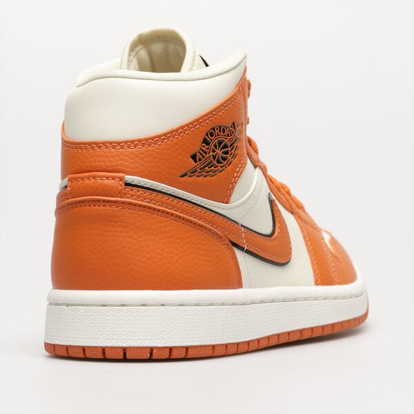 Дамски маратонки AIR JORDAN 1 MID SE dv1302-100 цвят оранжев