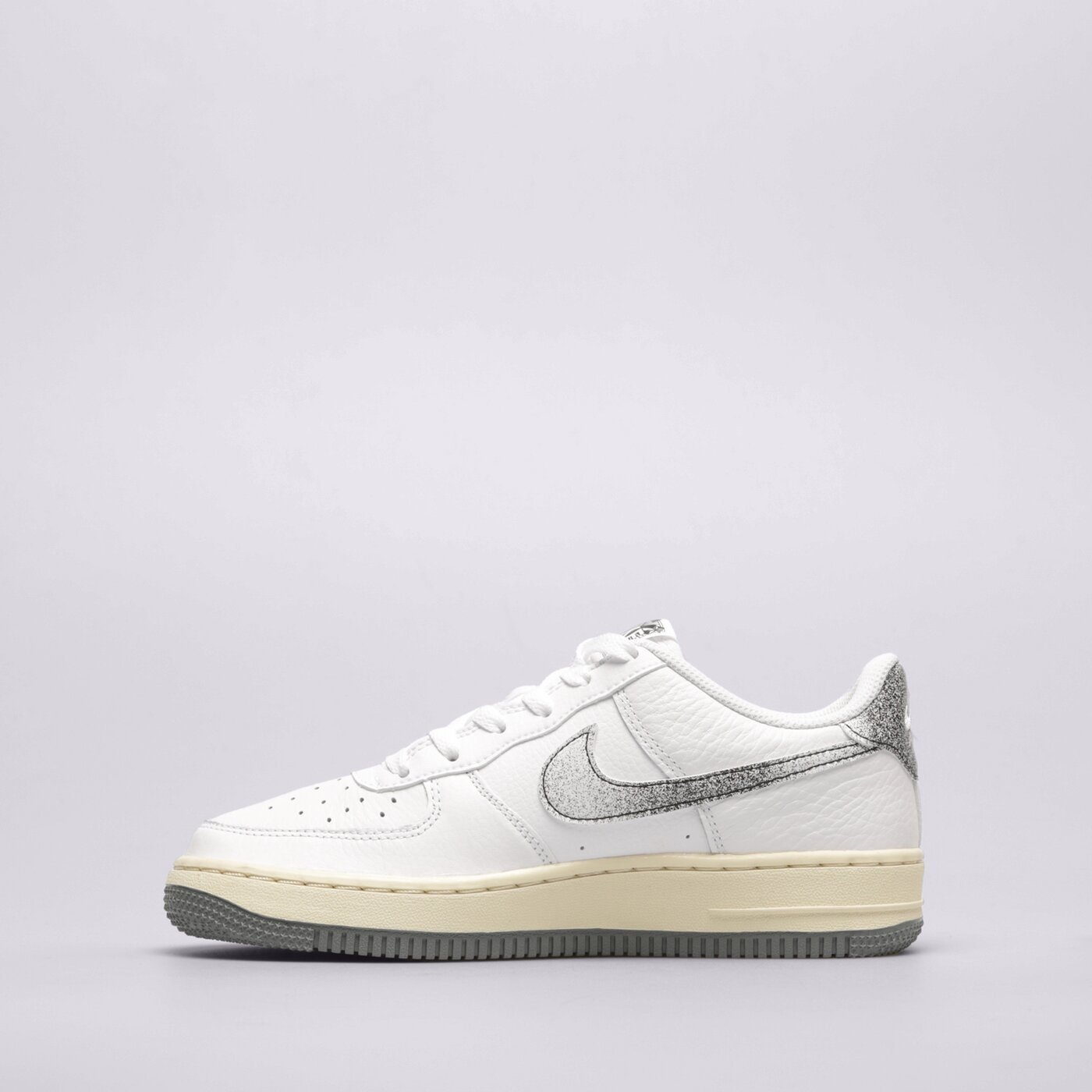 Детски маратонки NIKE AIR FORCE 1 LV8 3 (GS) dx1657-100 цвят бял