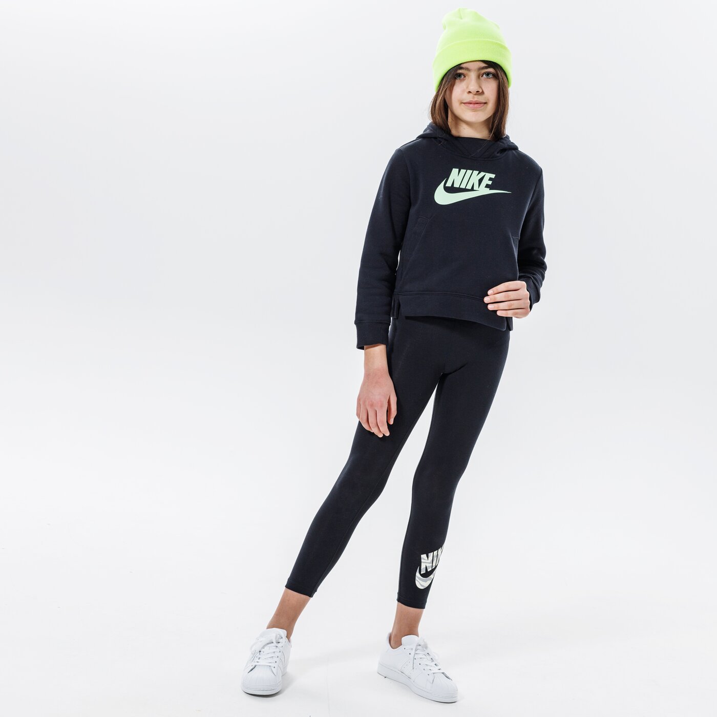 Детски суичър NIKE СУИТЧЪР С КАЧУЛКА SPORTSWEAR GIRL da5157-014 цвят черен