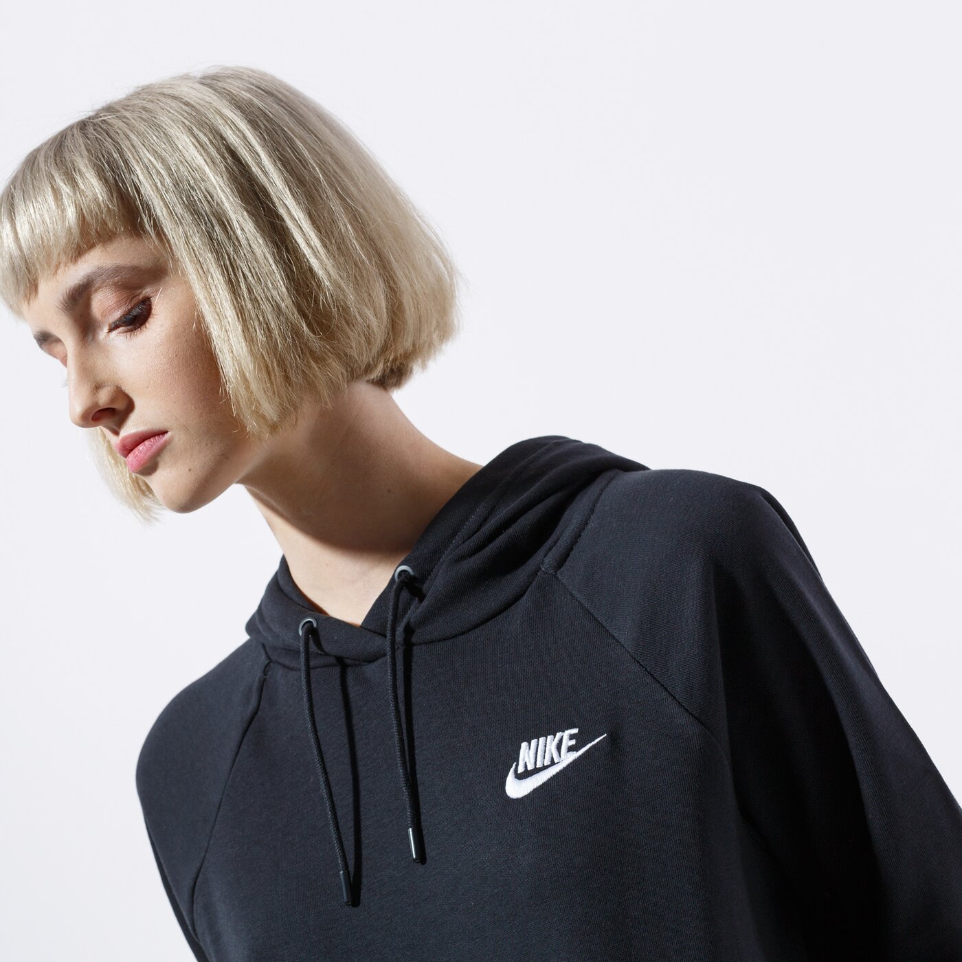 Дамски суичър NIKE СУИТЧЪР С КАЧУЛКА W NSW ESSNTL HOODIE PO FLC bv4124-010 цвят черен