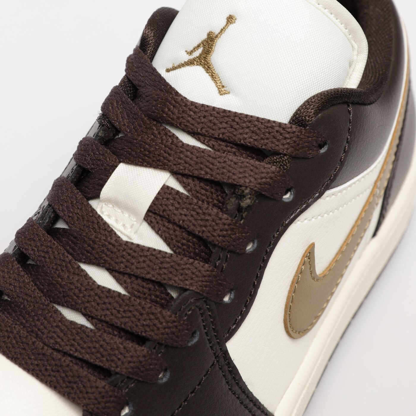 Дамски маратонки WMNS AIR JORDAN 1 LOW dc0774-200 цвят кафяв