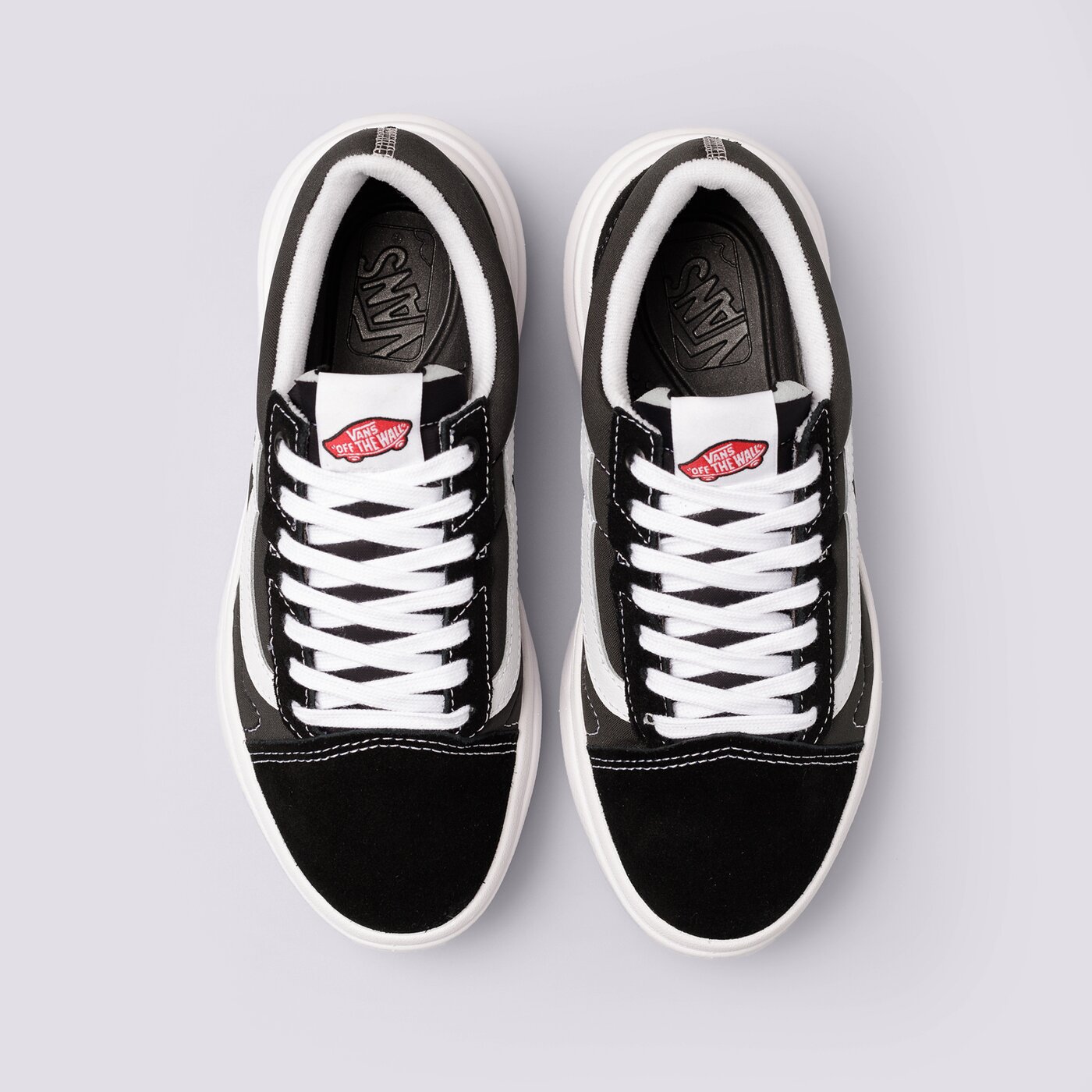 Дамски маратонки VANS UA OLD SKOOL OVERT CC vn0a7q5eba21 цвят черен