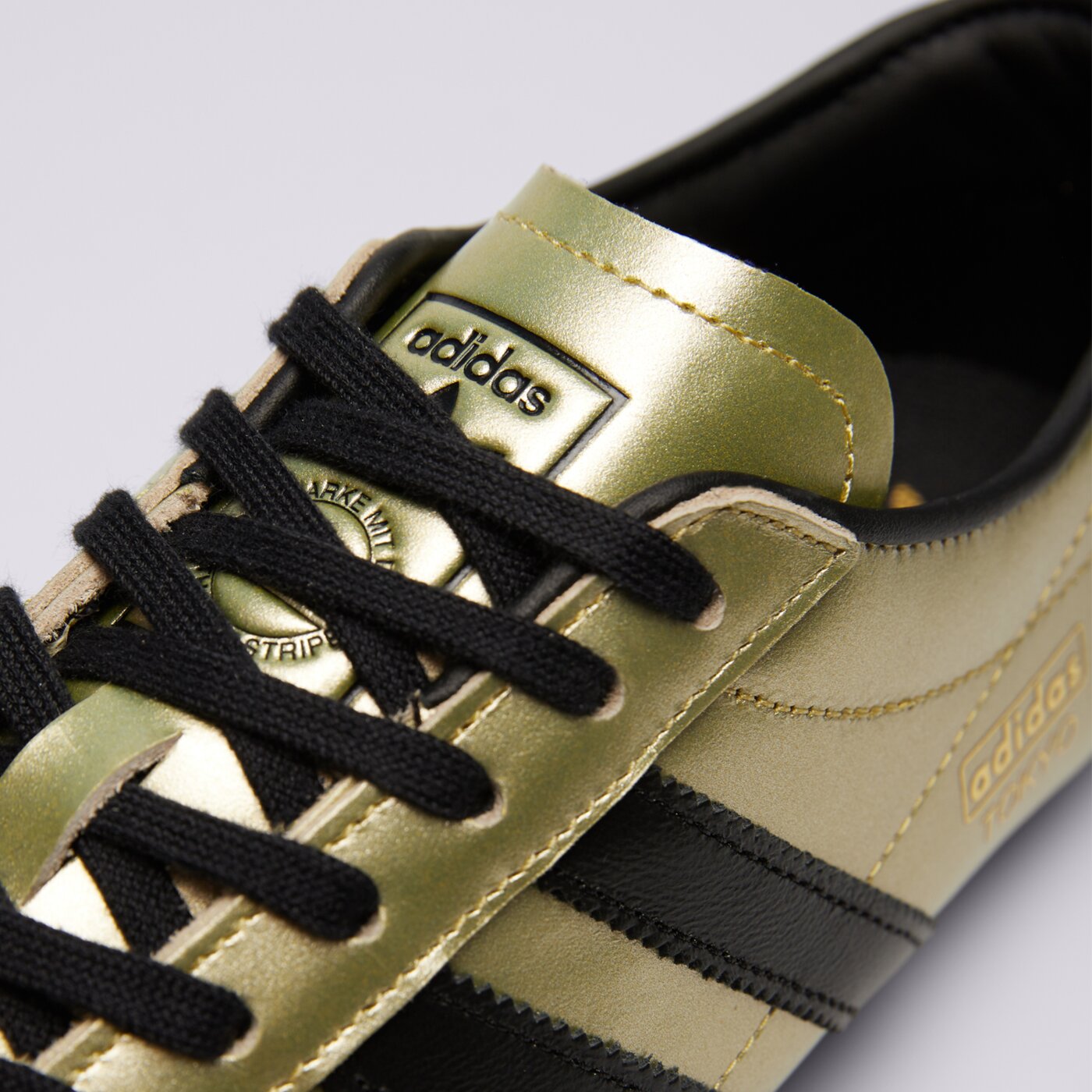 Дамски маратонки ADIDAS TOKYO jq0594 цвят златен