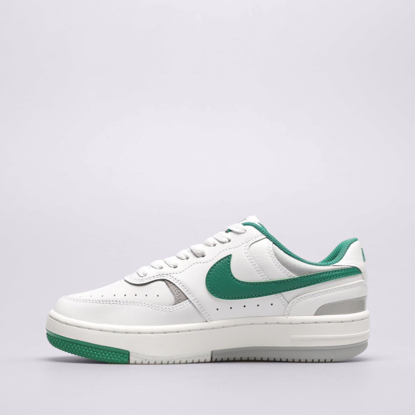 Дамски маратонки NIKE GAMMA FORCE dx9176-106 цвят бял