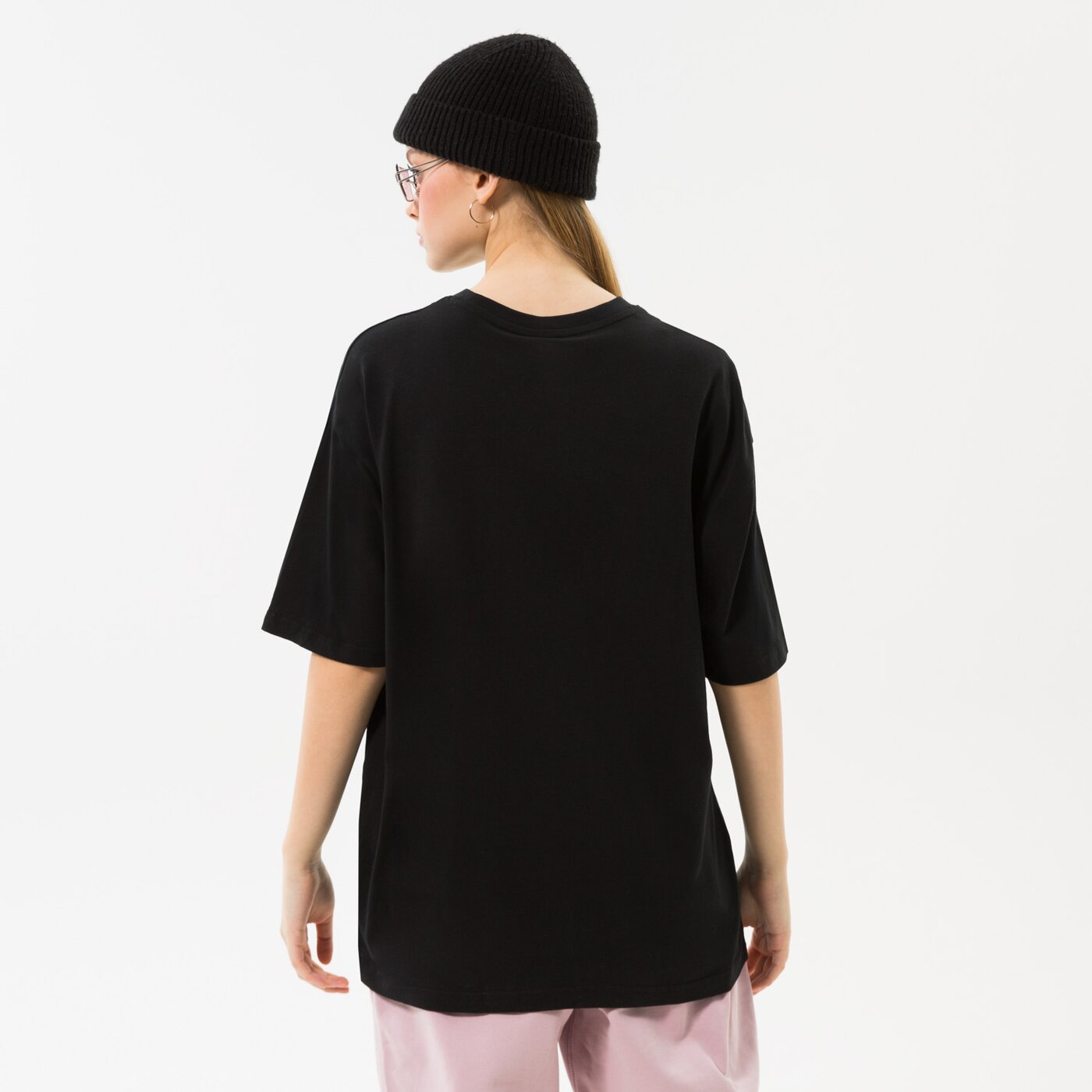 Дамска тениска NEW BALANCE ТЕНИСКА ESSENTIALS STACKED LOGO wt03519bk цвят черен