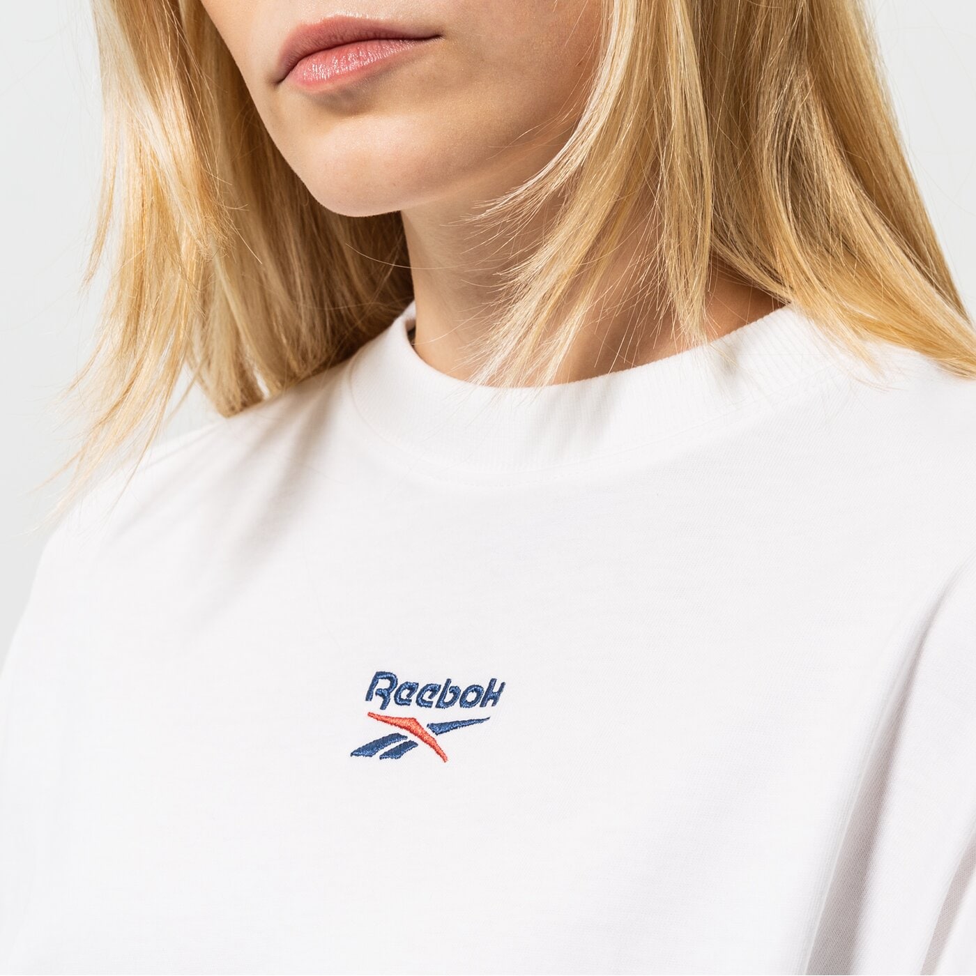 Дамска тениска REEBOK ТЕНИСКА CL PF SM TEE h49264 цвят бял