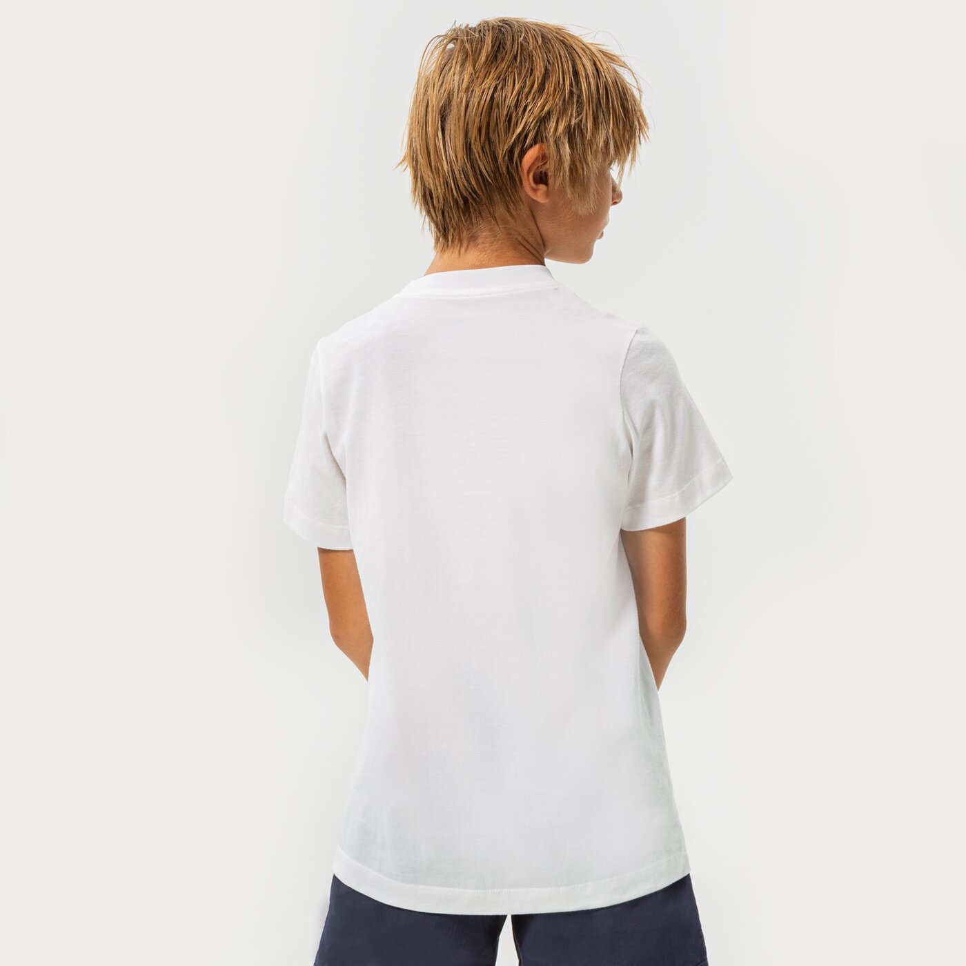 Детска тениска NIKE ТЕНИСКА U NSW TEE CORE BRANDMARK 4 BOY do1825-100 цвят бял