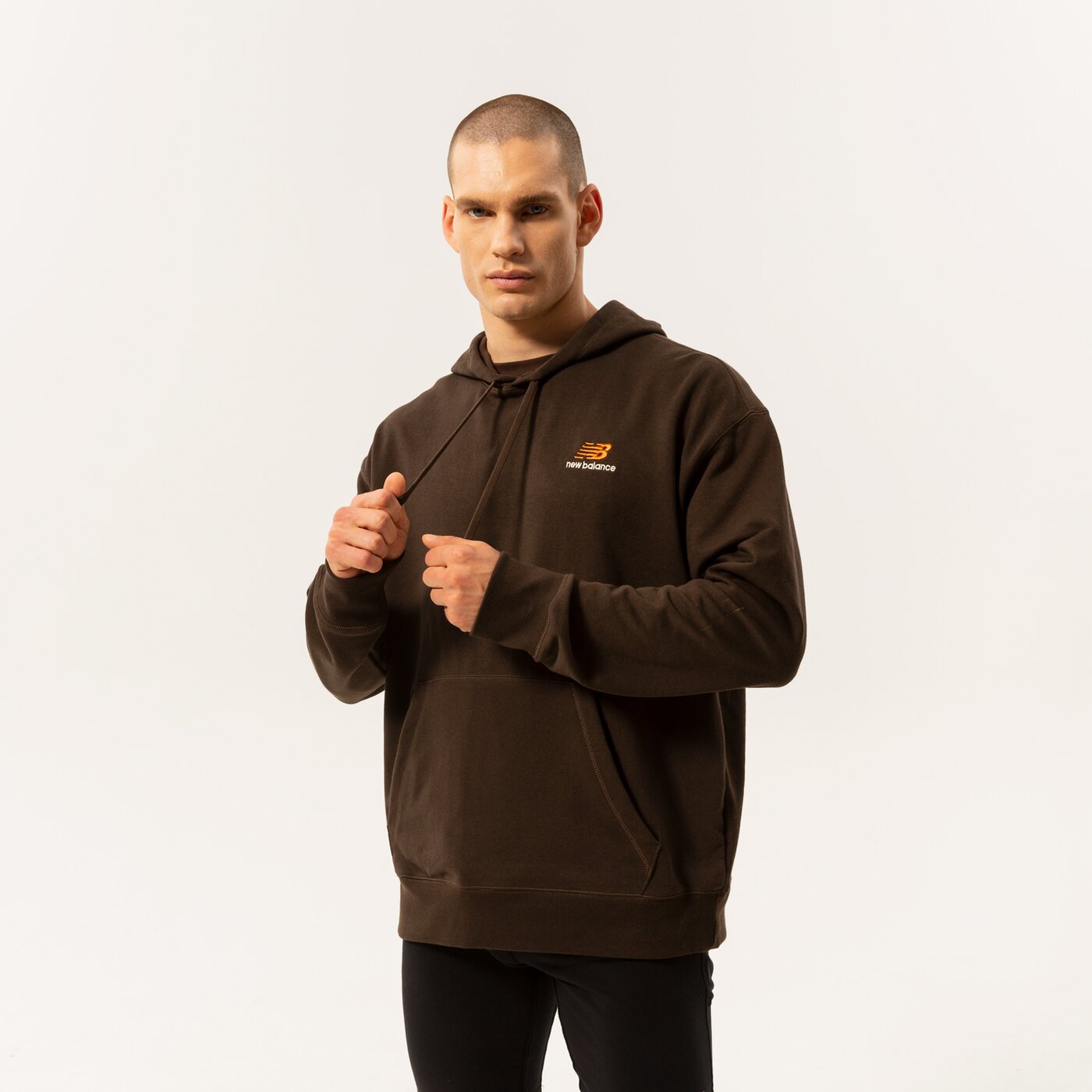 Мъжки суичър NEW BALANCE СУИТЧЪР С КАЧУЛКА NB ESSENTIALS UNI-SSENTIALS PO ut21500rhe цвят кафяв