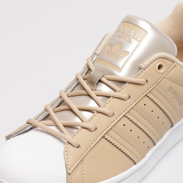 Дамски маратонки ADIDAS SUPERSTAR W  gx4361 цвят бежов