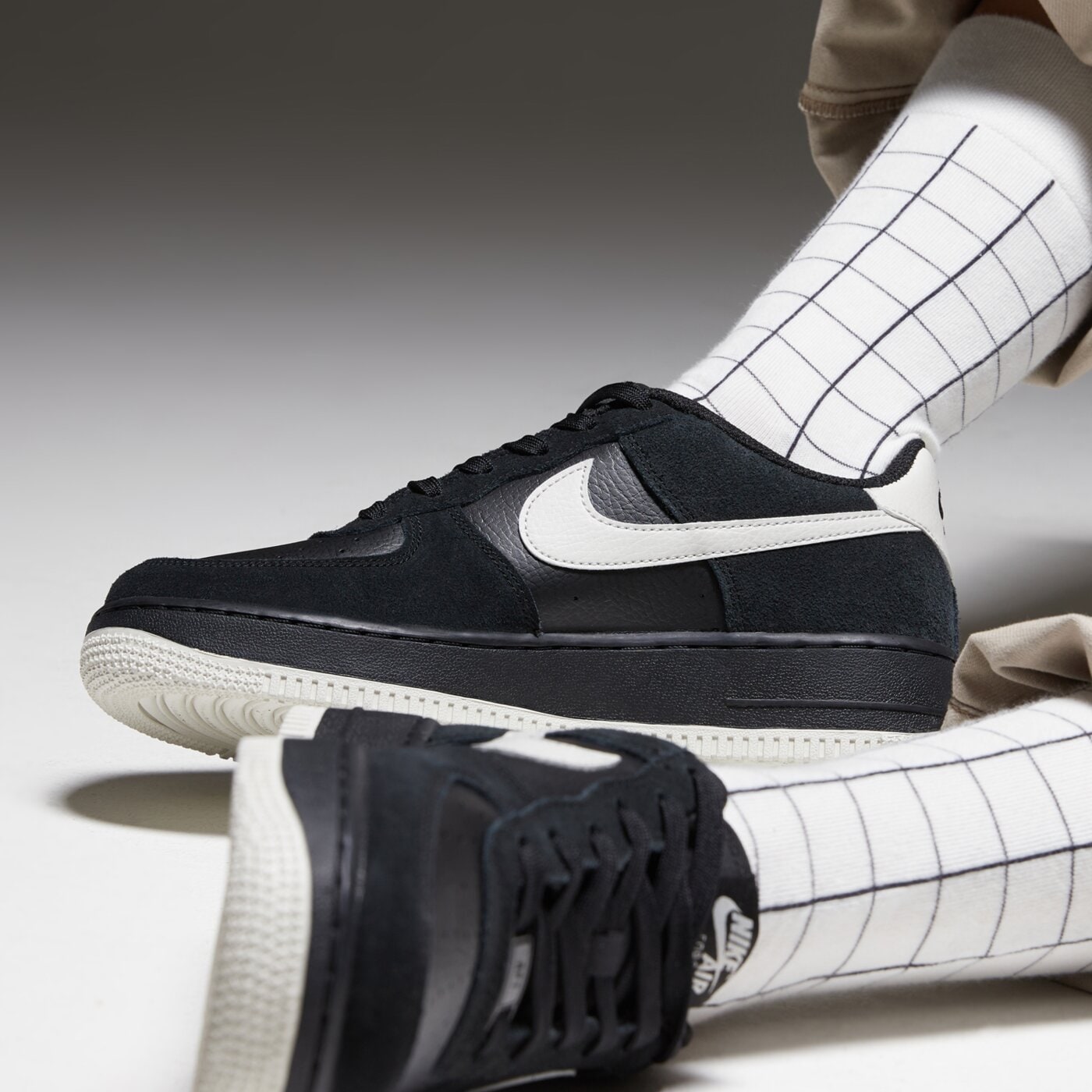 Детски маратонки NIKE AIR FORCE 1 LV8 2 hv4760-001 цвят черен